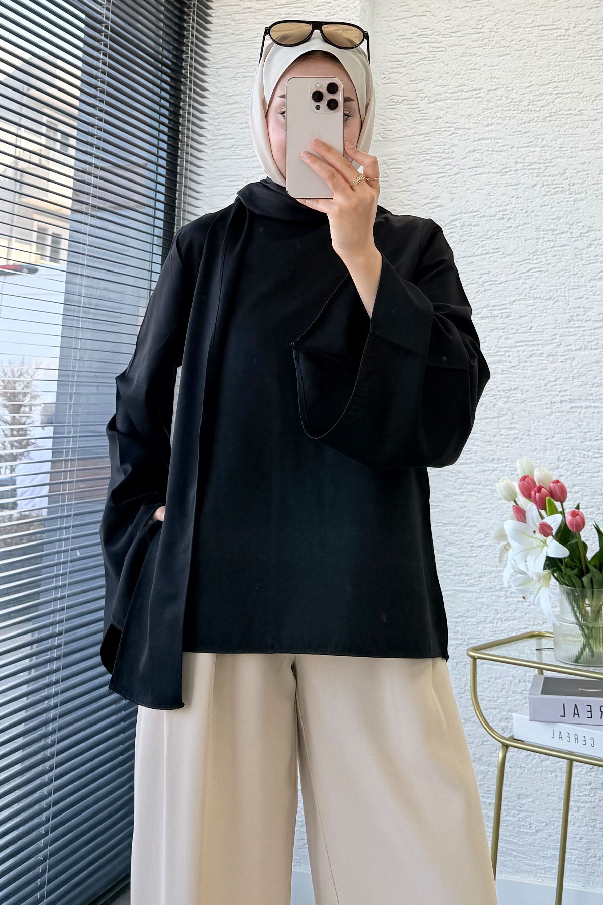 Premium Omuzdan Fermuarlı Fular Detaylı Gabardin Bluz - Siyah
