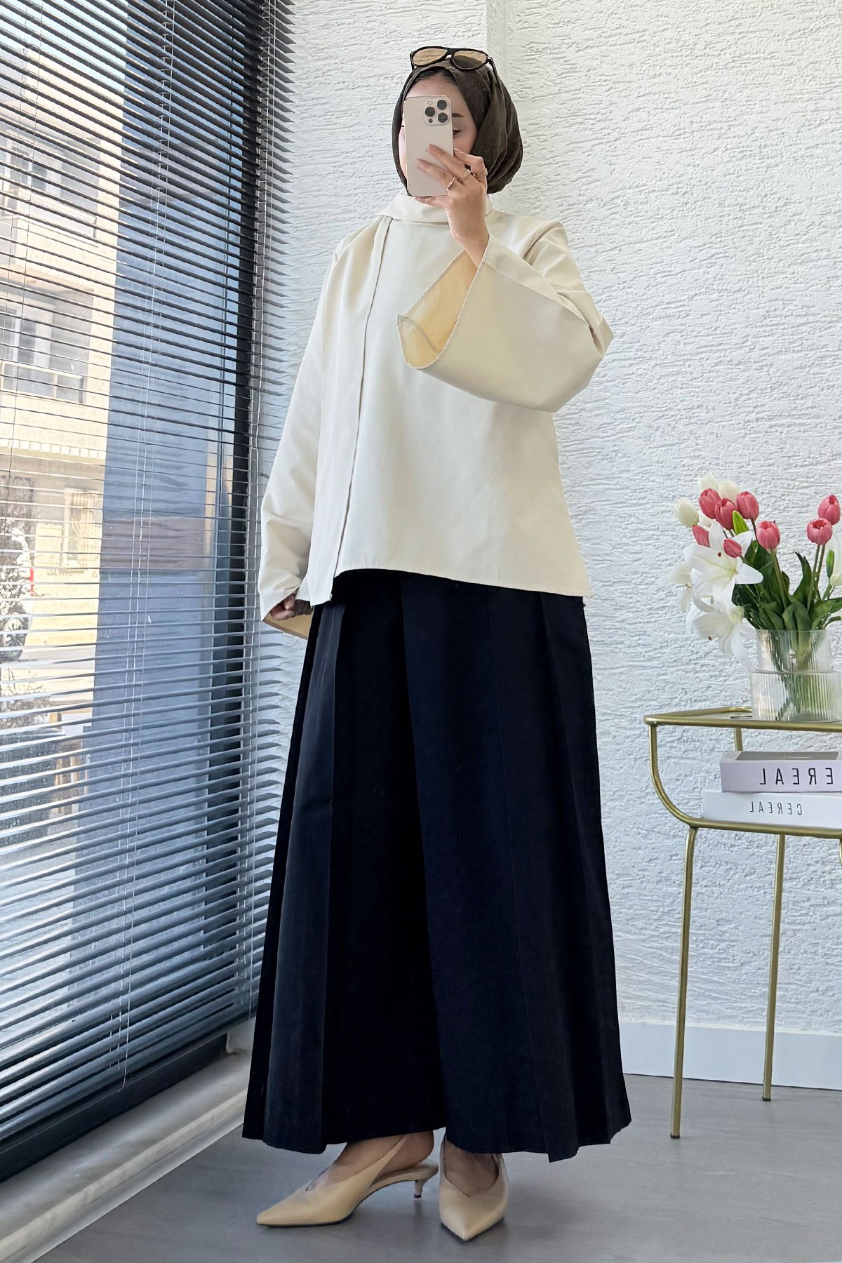 Premium Omuzdan Fermuarlı Fular Detaylı Gabardin Bluz - Ekru