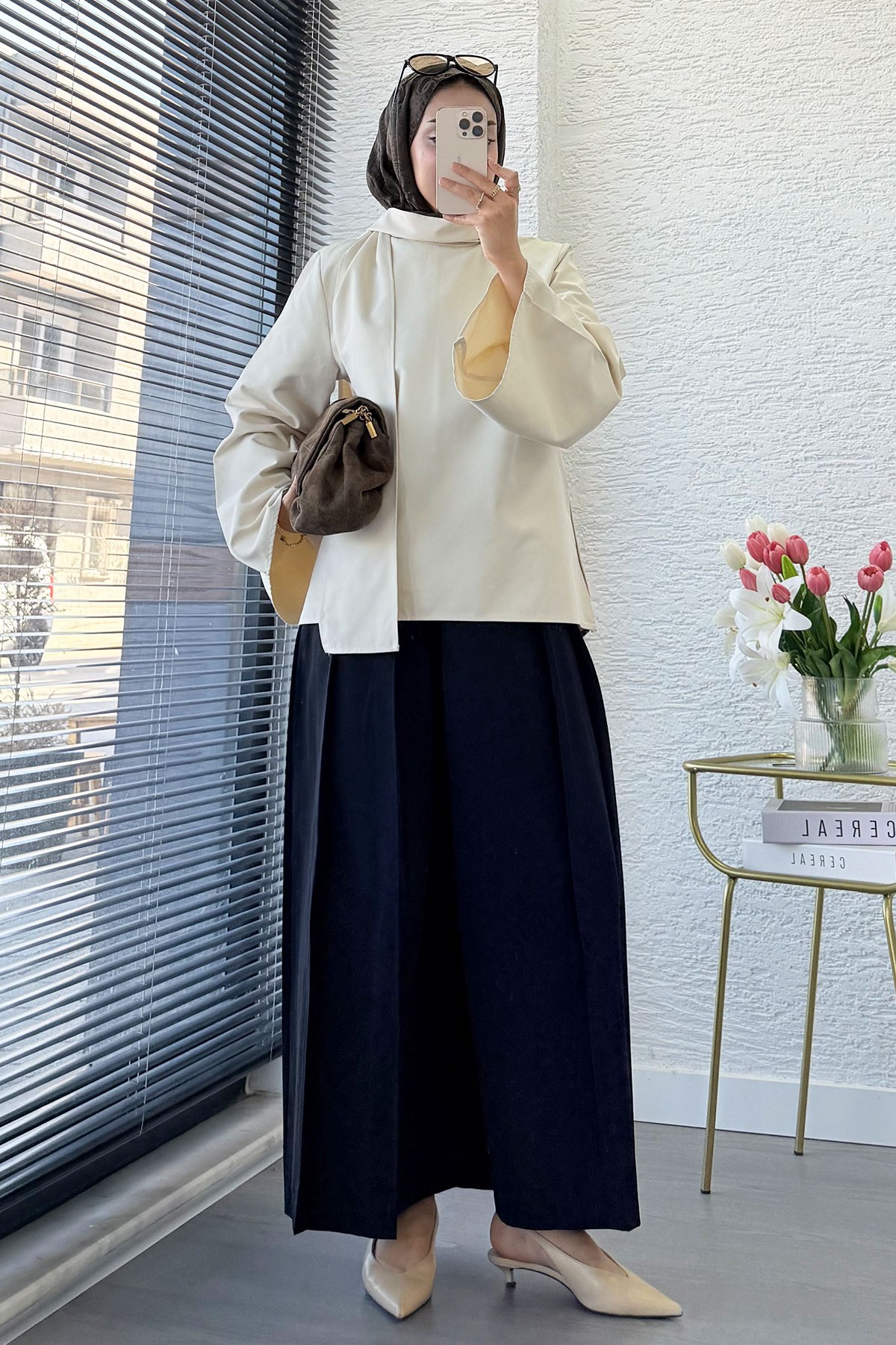 Premium Omuzdan Fermuarlı Fular Detaylı Gabardin Bluz - Ekru