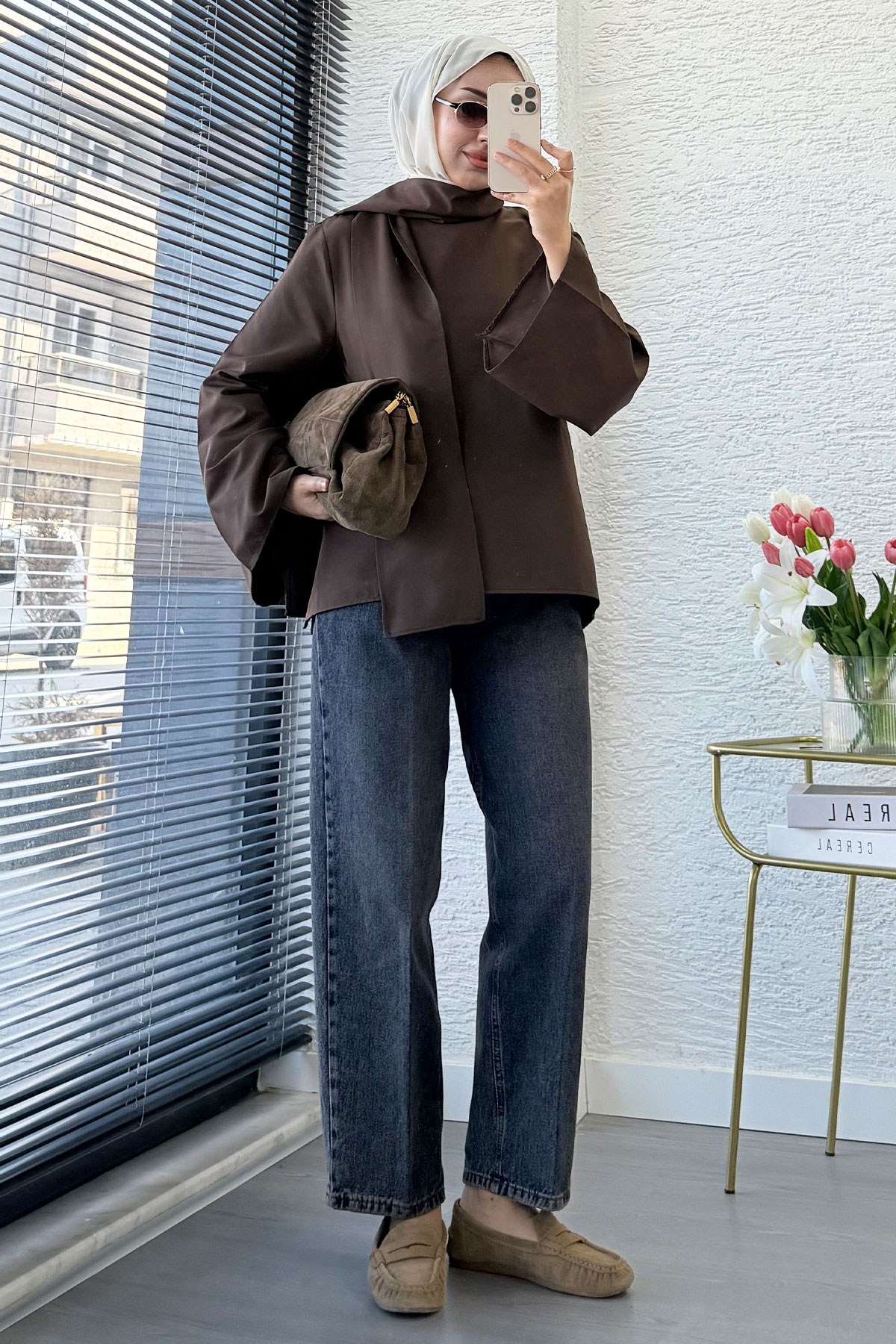 Premium Omuzdan Fermuarlı Fular Detaylı Gabardin Bluz - Kahverengi