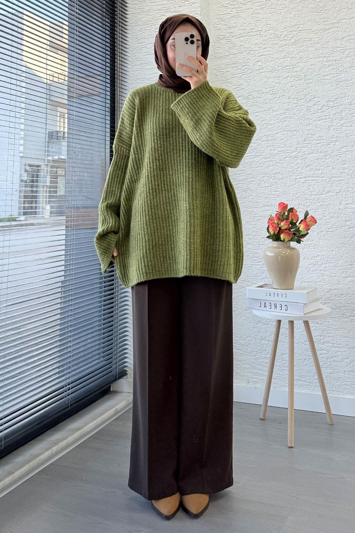 Premium Oversize Basic Kadın Triko Kazak – Yağ Yeşili