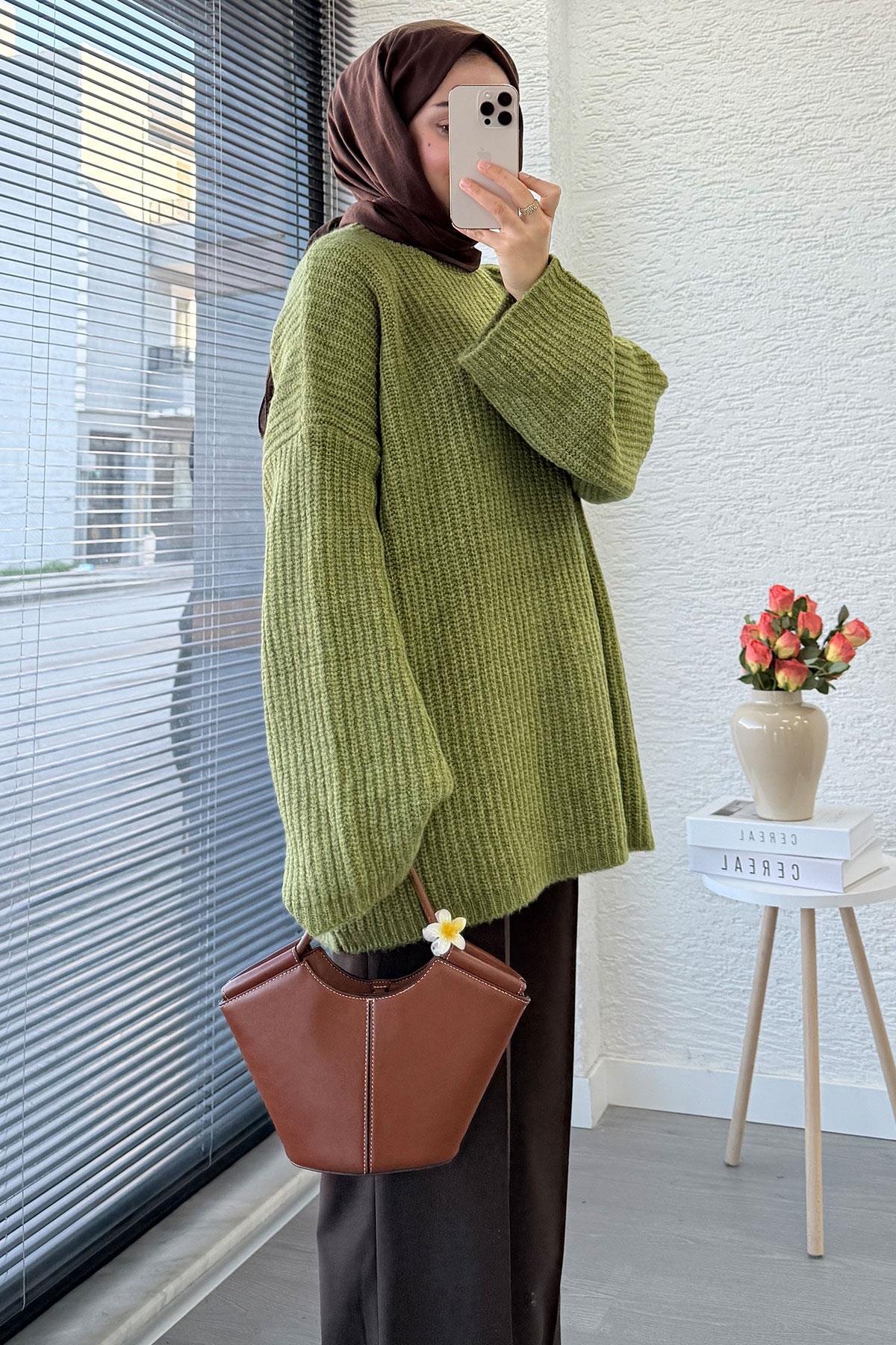 Premium Oversize Basic Kadın Triko Kazak – Yağ Yeşili