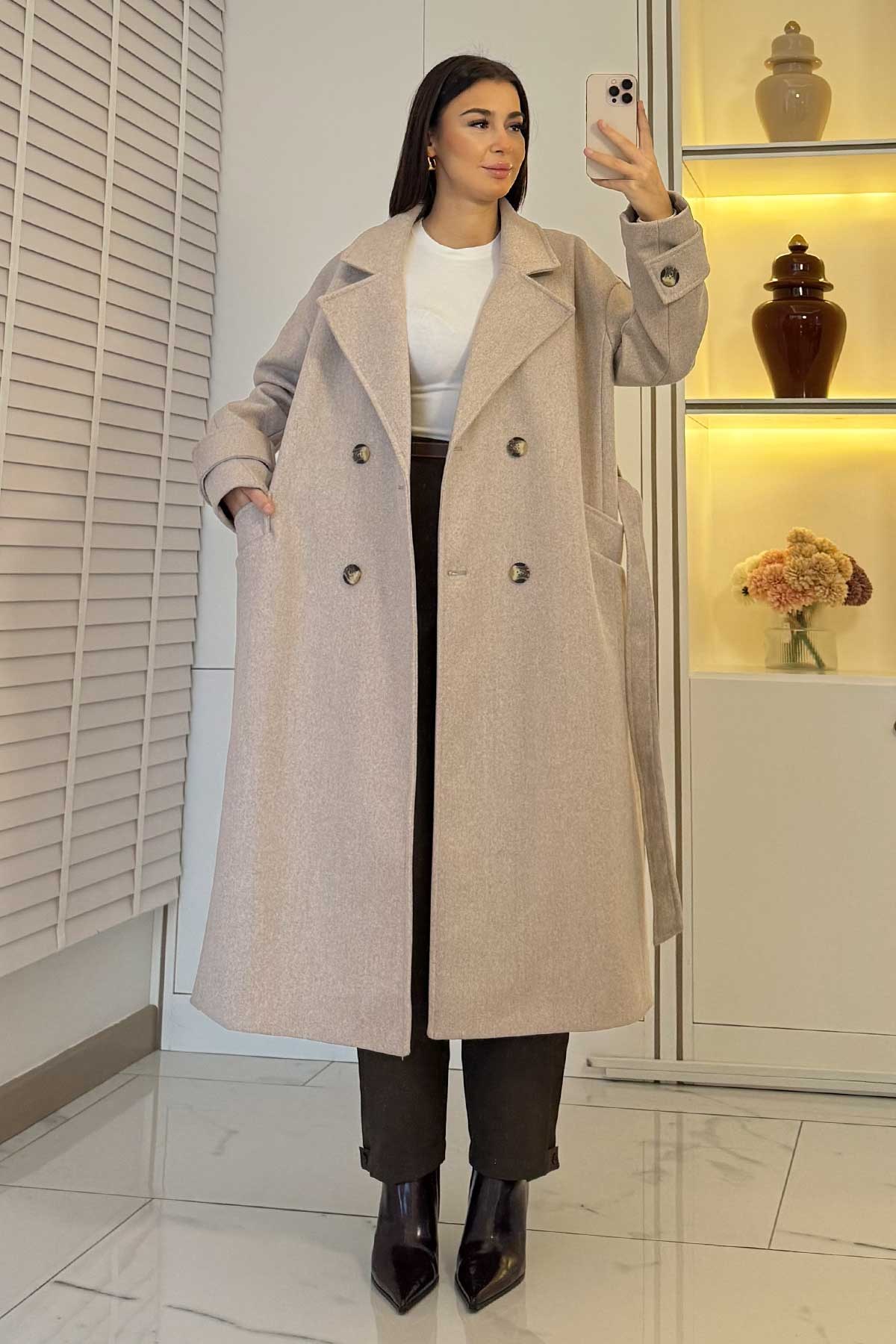 Premium Oversize Dört Düğmeli Kaşe Kaban – Bej