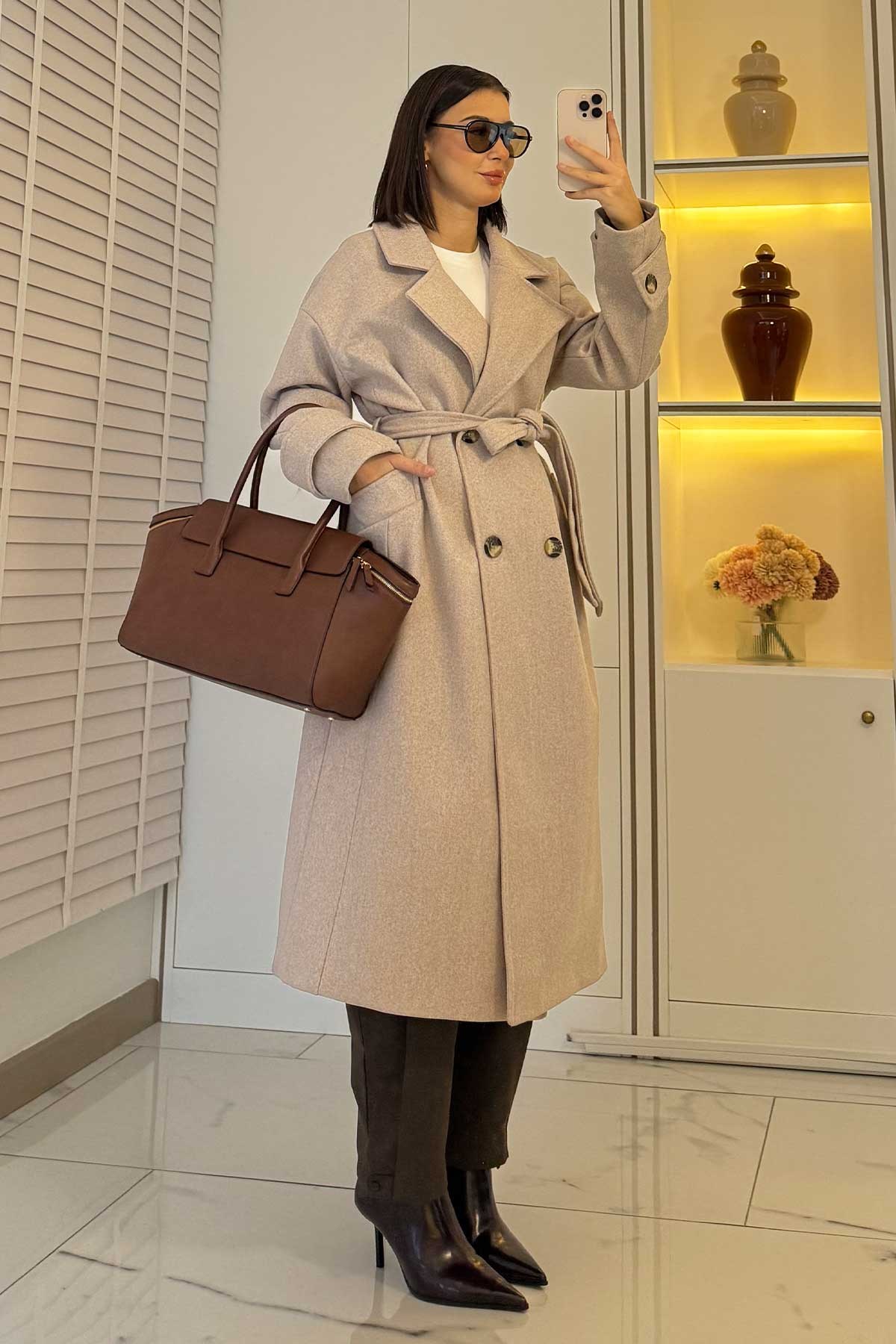 Premium Oversize Dört Düğmeli Kaşe Kaban – Bej