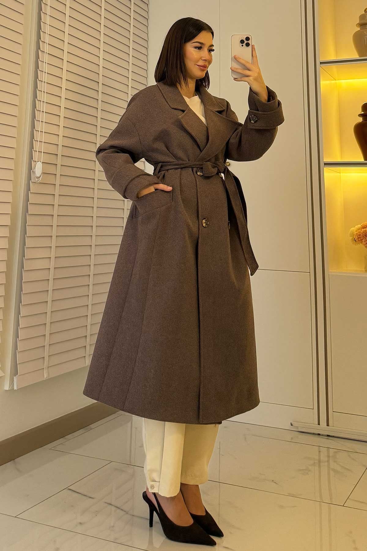Premium Oversize Dört Düğmeli Kaşe Kaban – Kahverengi