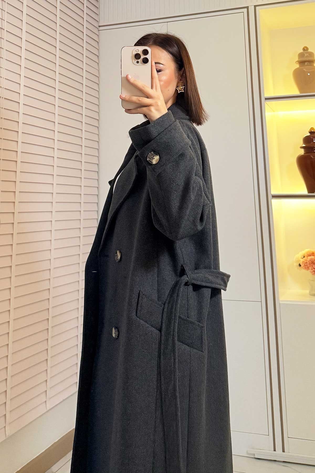 Premium Oversize Dört Düğmeli Kaşe Kaban – Antrasit