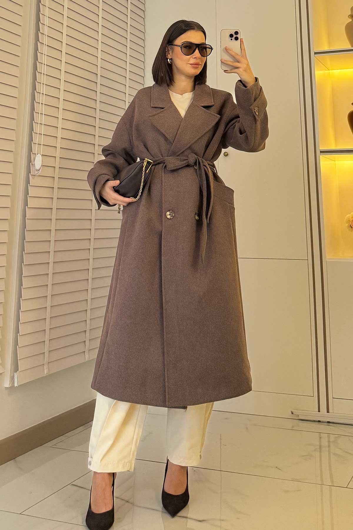 Premium Oversize Dört Düğmeli Kaşe Kaban – Kahverengi