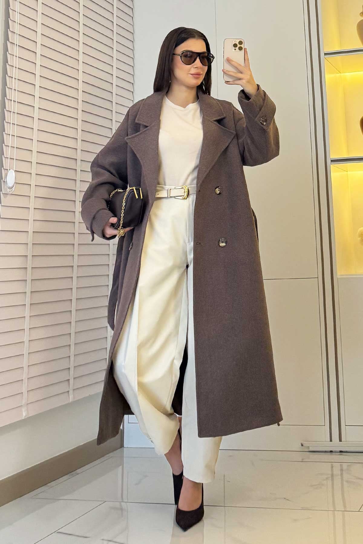 Premium Oversize Dört Düğmeli Kaşe Kaban – Kahverengi