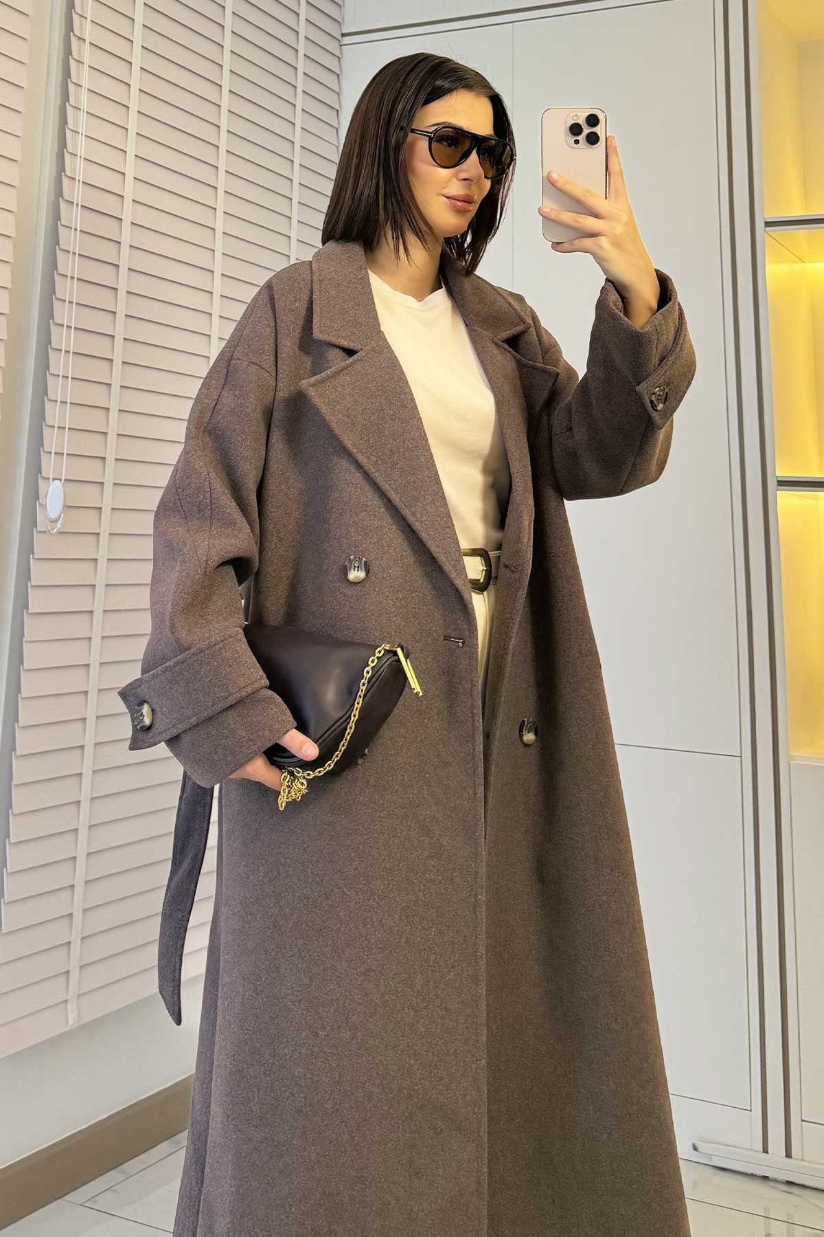 Premium Oversize Dört Düğmeli Kaşe Kaban – Kahverengi