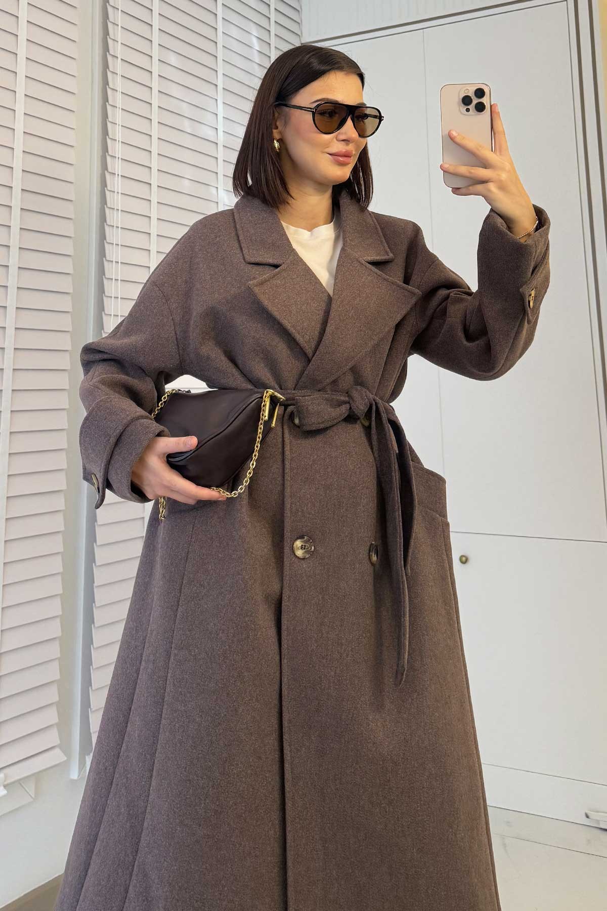 Premium Oversize Dört Düğmeli Kaşe Kaban – Kahverengi