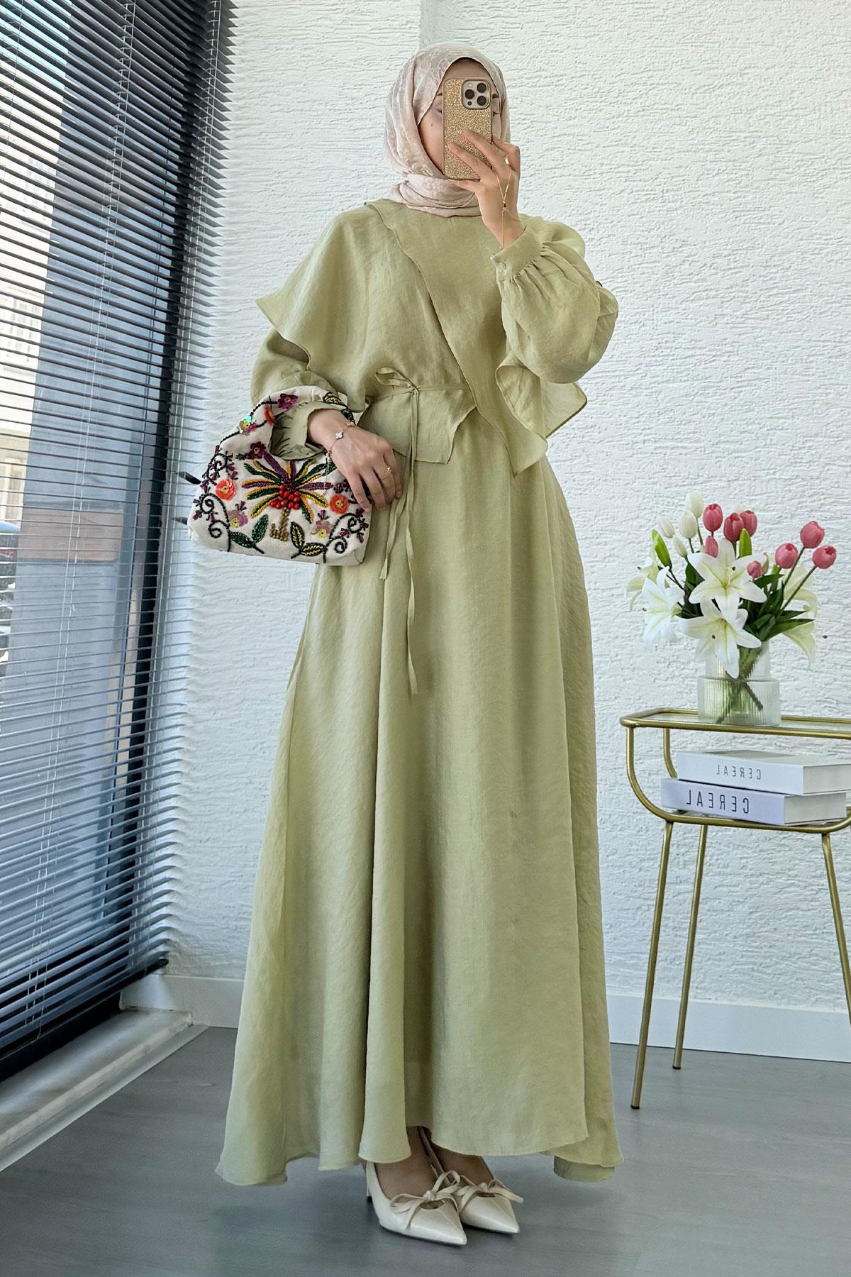 Premium Pelerin Detay Elina Vual Elbise – Olive