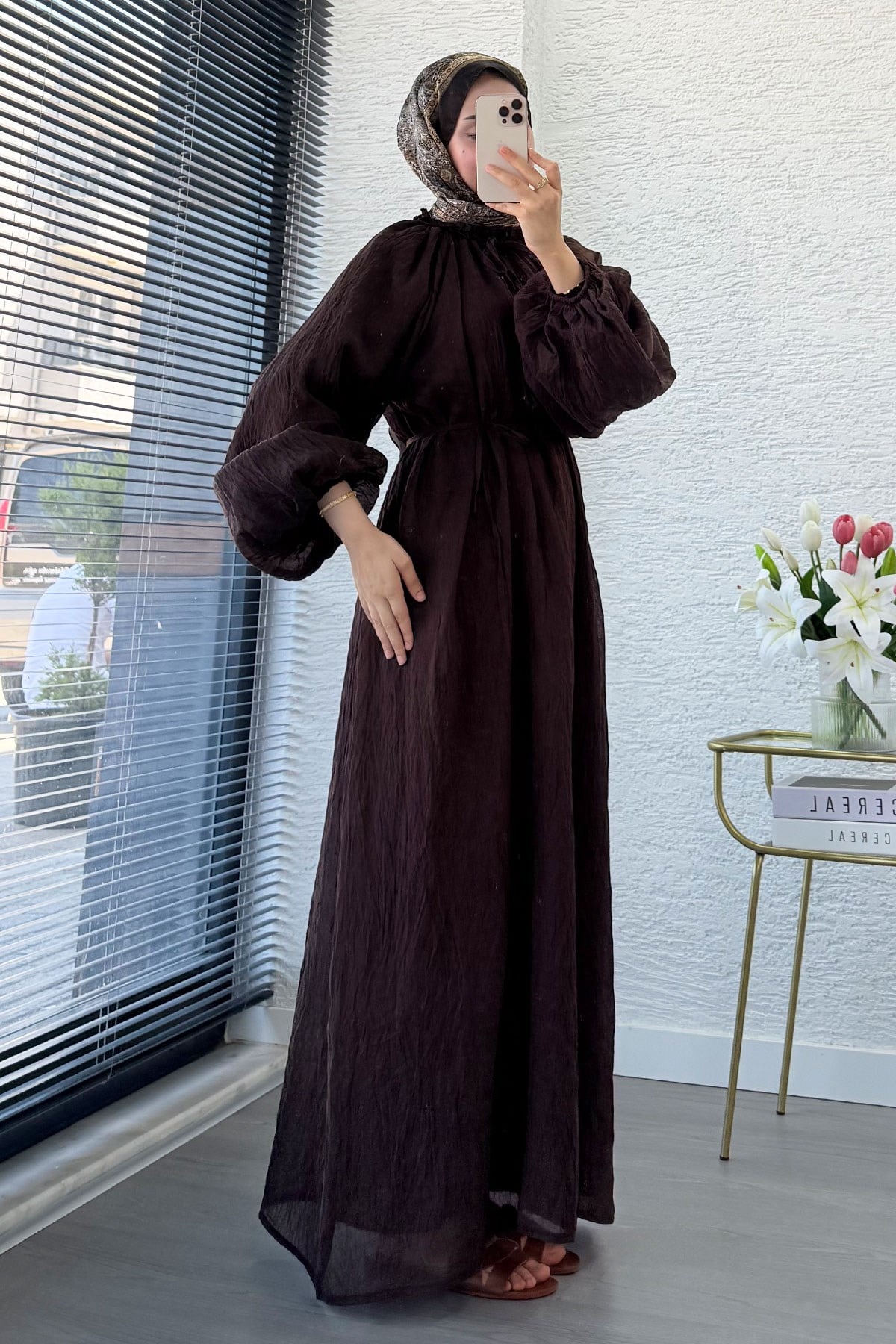 Premium Yaka Büzgülü Balon Kol Vual Elbise - Kahverengi