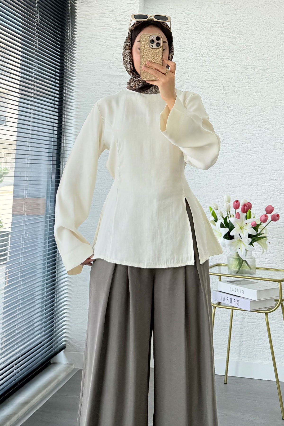 Premium Yandan Yırtmaç Detaylı Tunik - Ekru