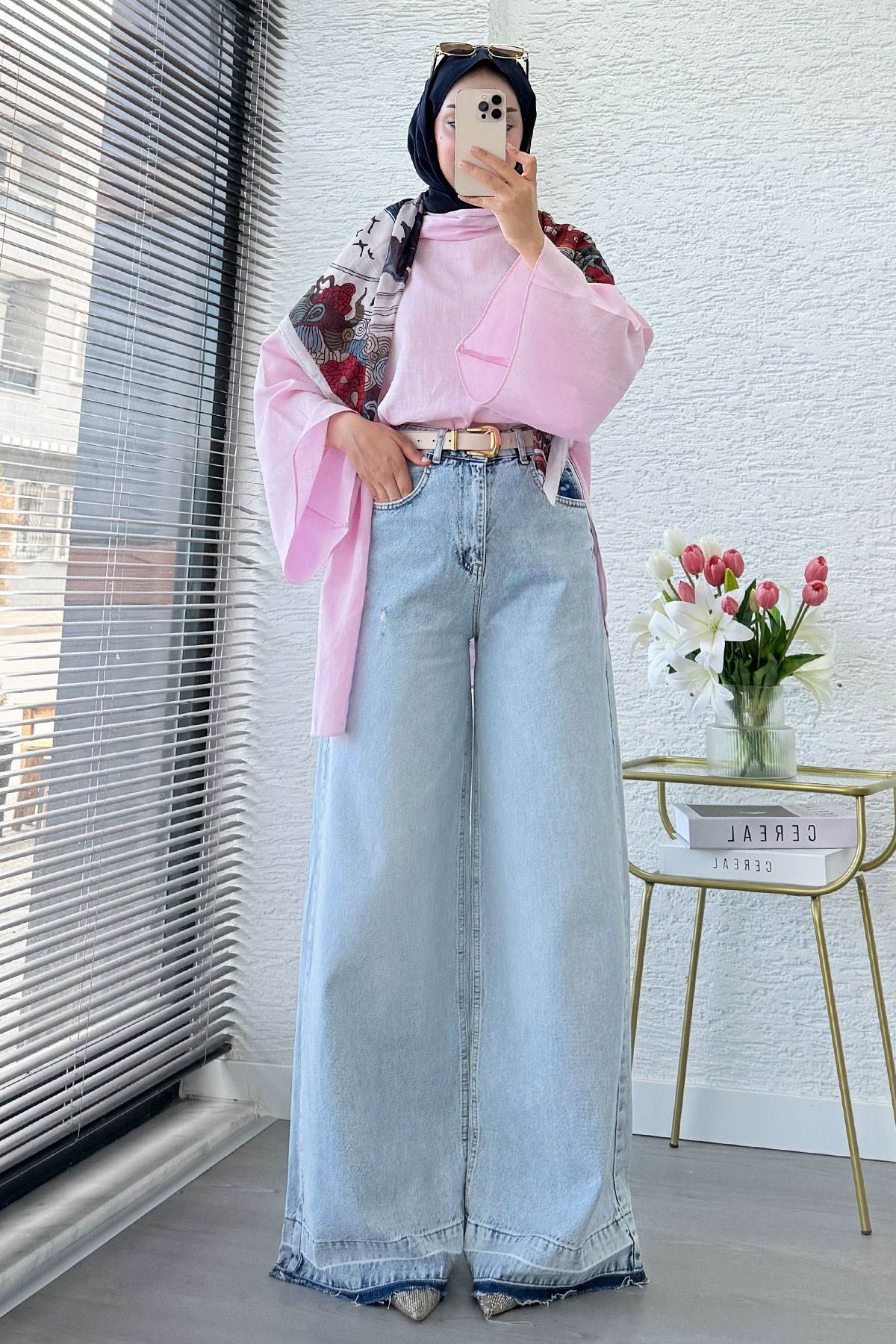 Premium Yırtık Detaylı Geniş Paça Kadın Jean Pantolon - Açık Mavi