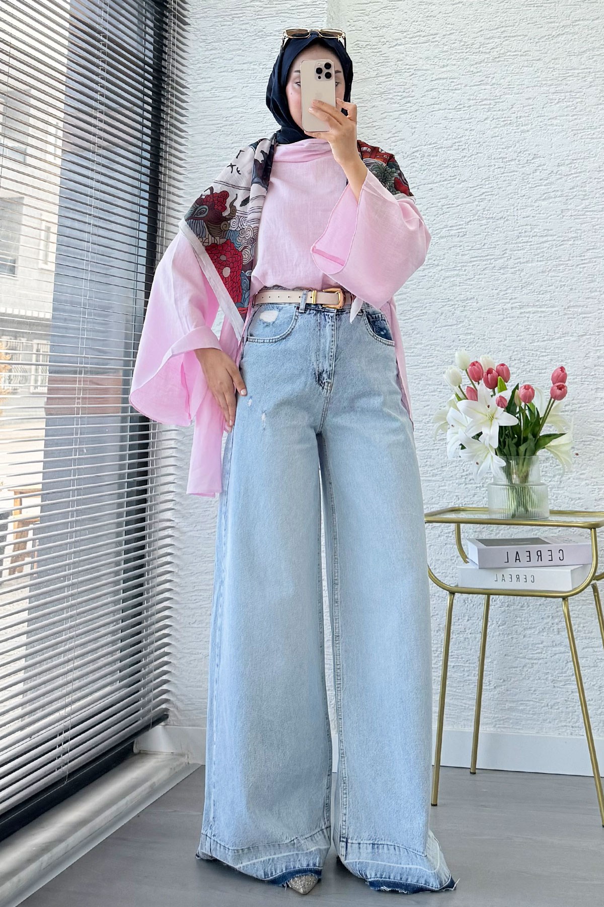 Premium Yırtık Detaylı Geniş Paça Kadın Jean Pantolon - Açık Mavi