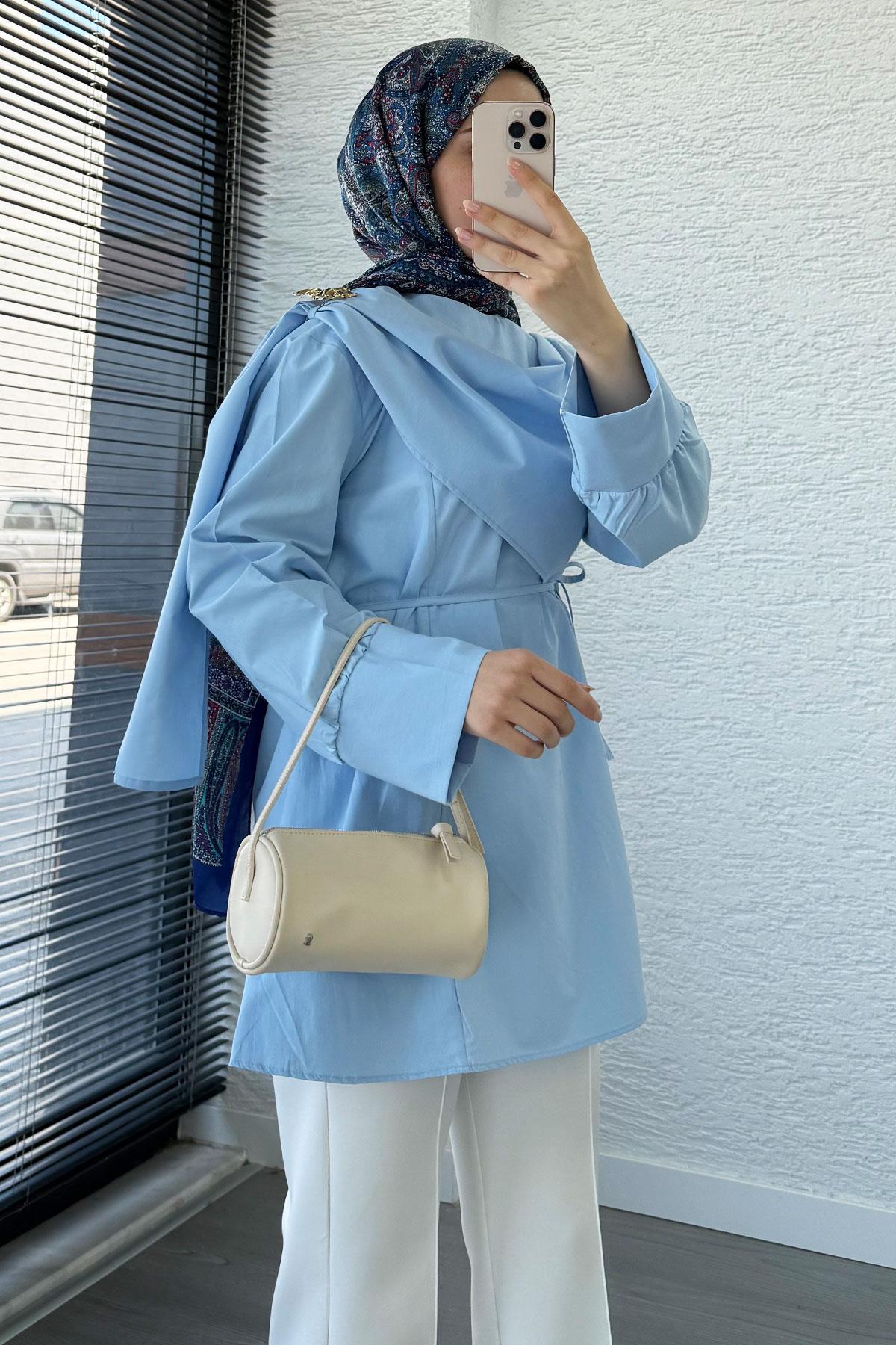 Şal Yaka Broş Detaylı Poplin Tunik – Mavi
