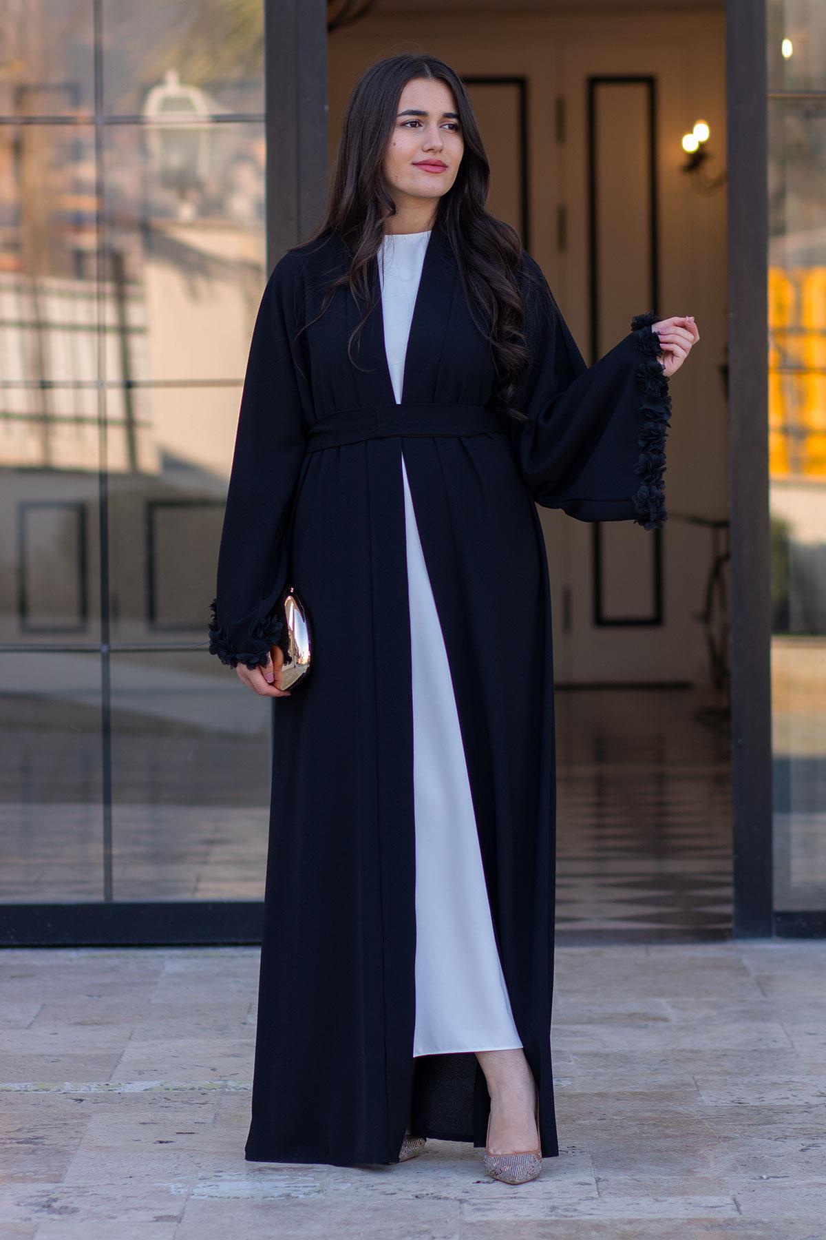 Siyah Kolu Çiçek Detaylı Zahra Abaya