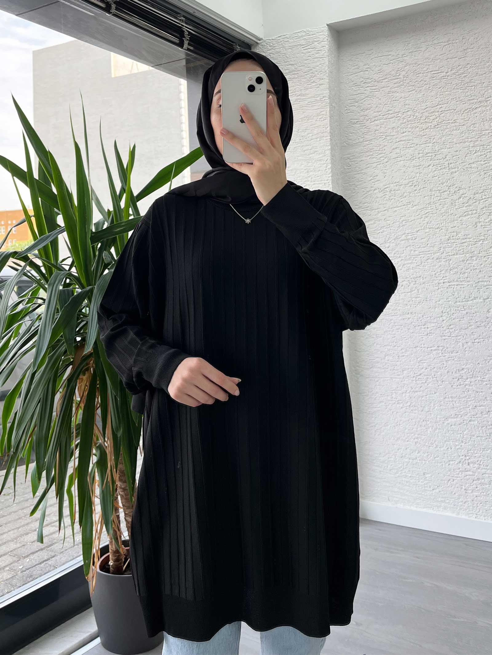 Siyah Soğuk İplik Kazak Tunik