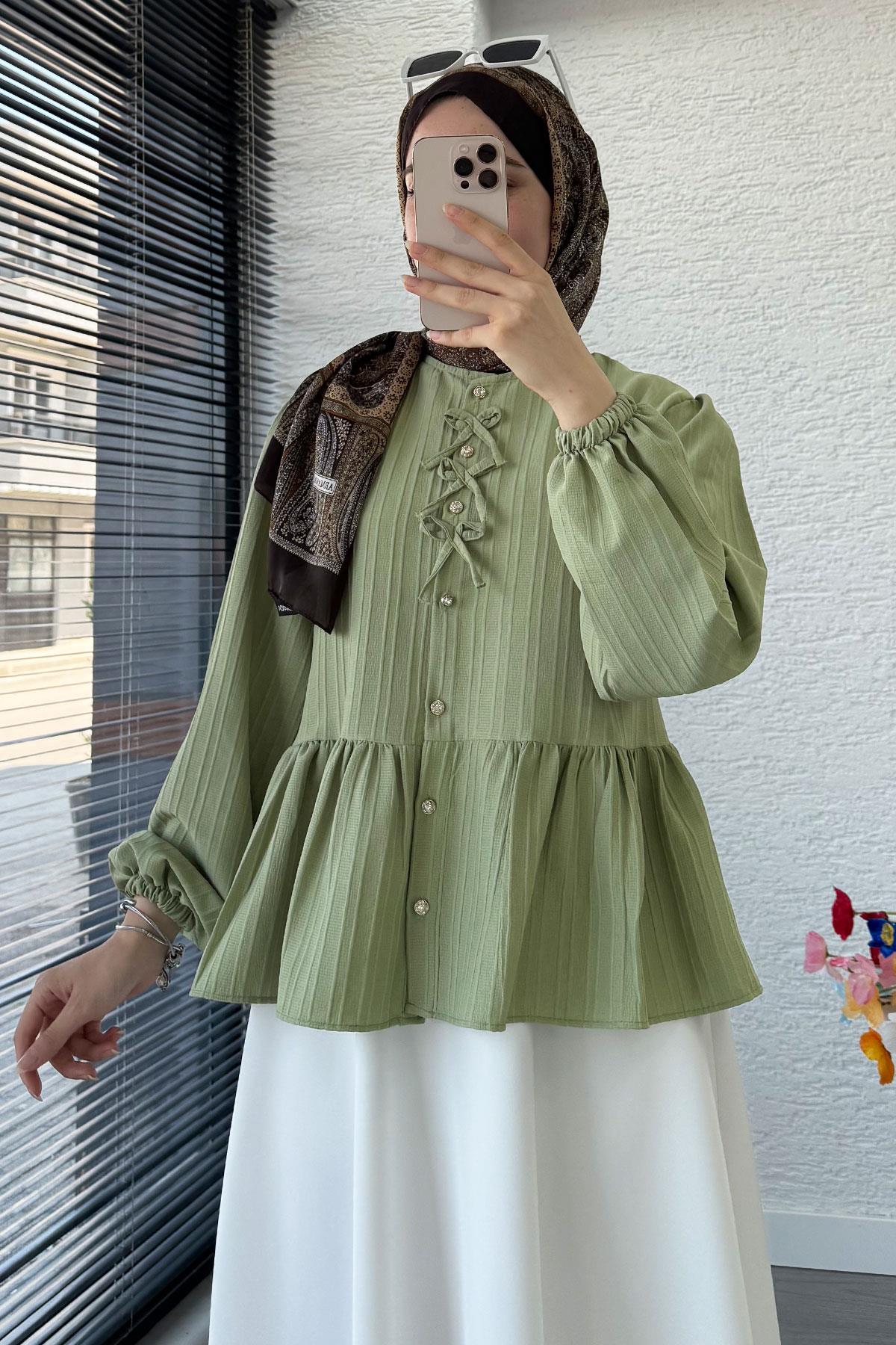 Taş Düğme Detaylı Gofre Bluz - Yeşil