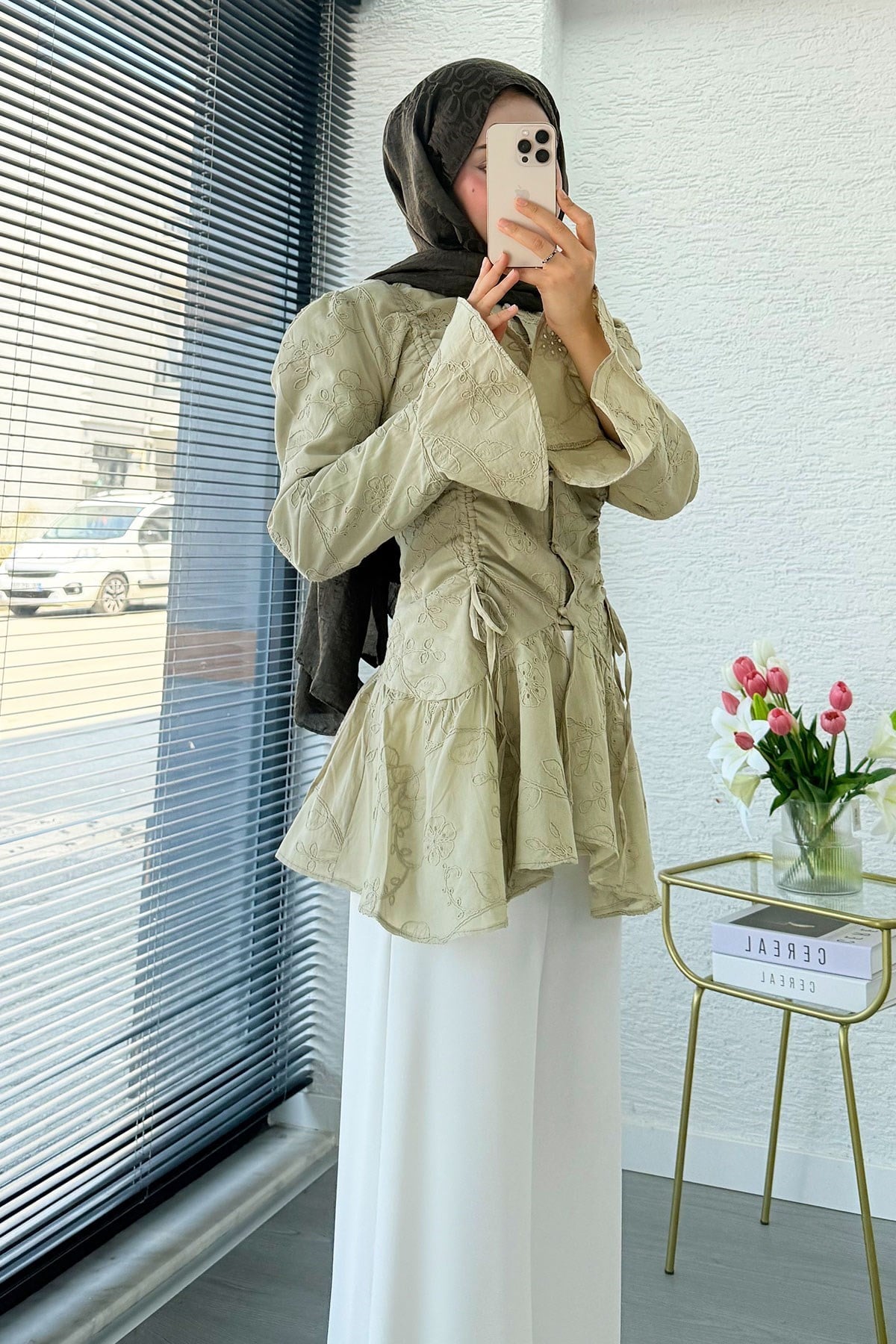Vintage Grace İşlemeli Fisto Bluz - Mint