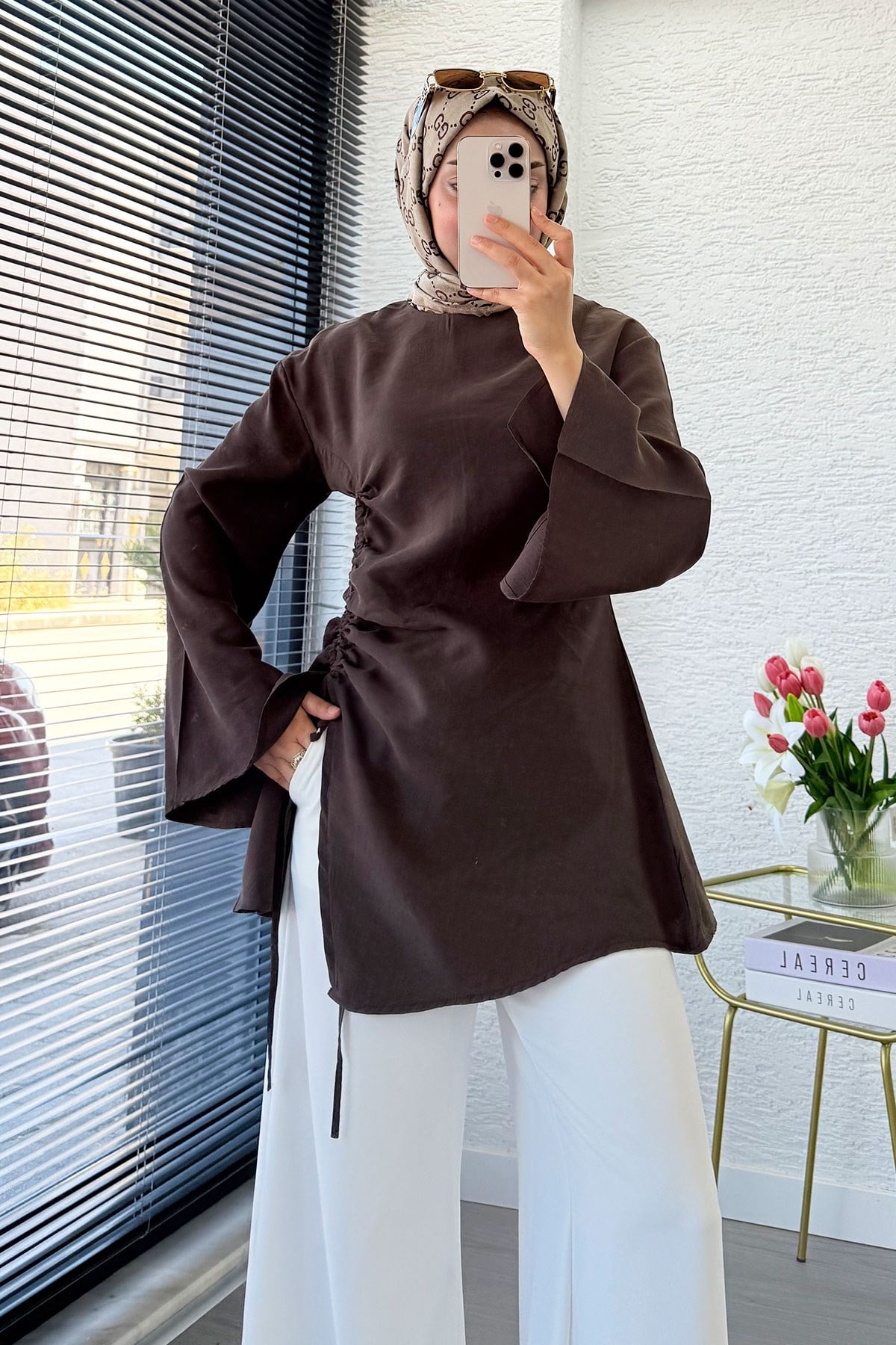 Yandan Büzgü Detaylı Asimetrik Kesim Modal Bluz - Kahverengi
