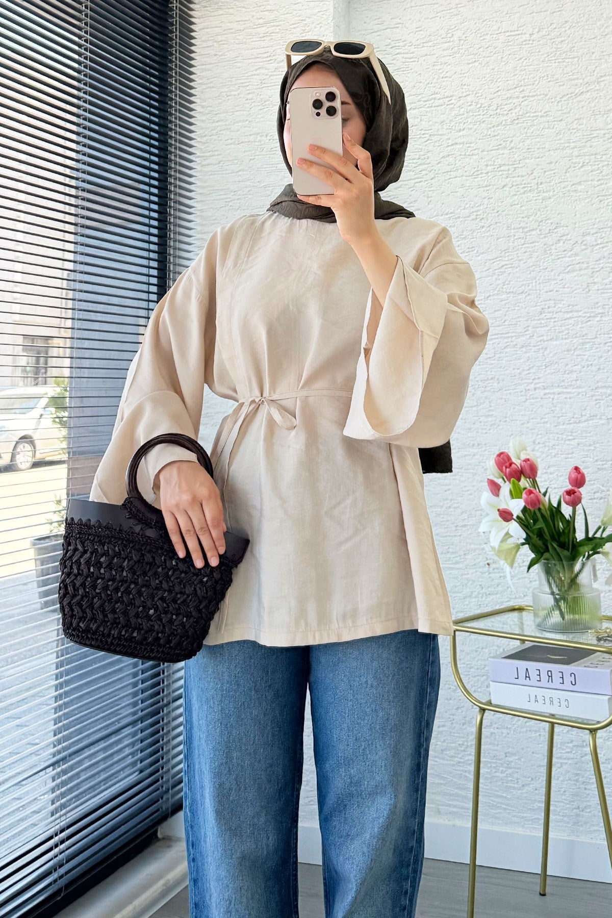 Yandan Yırtmaçlı Volan Kol Modal Bluz – Bej