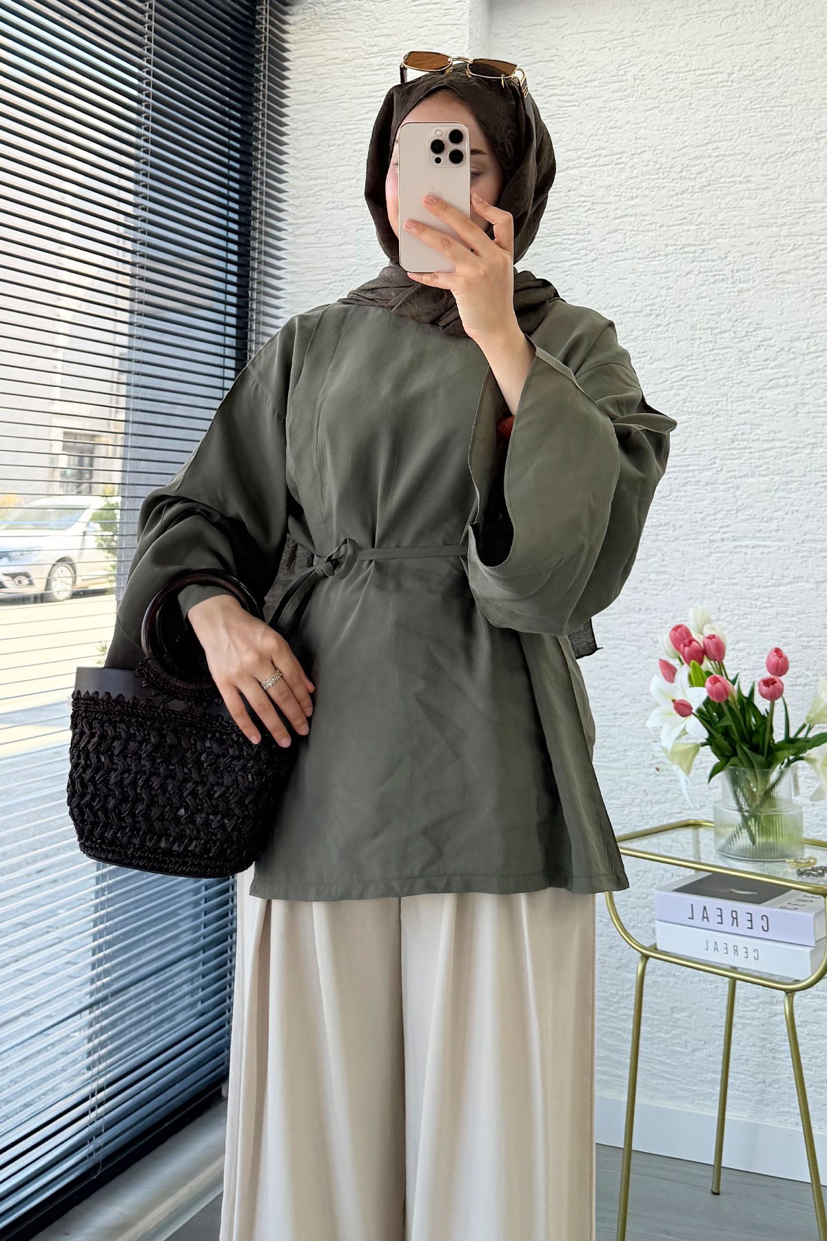 Yandan Yırtmaçlı Volan Kol Modal Bluz – Haki