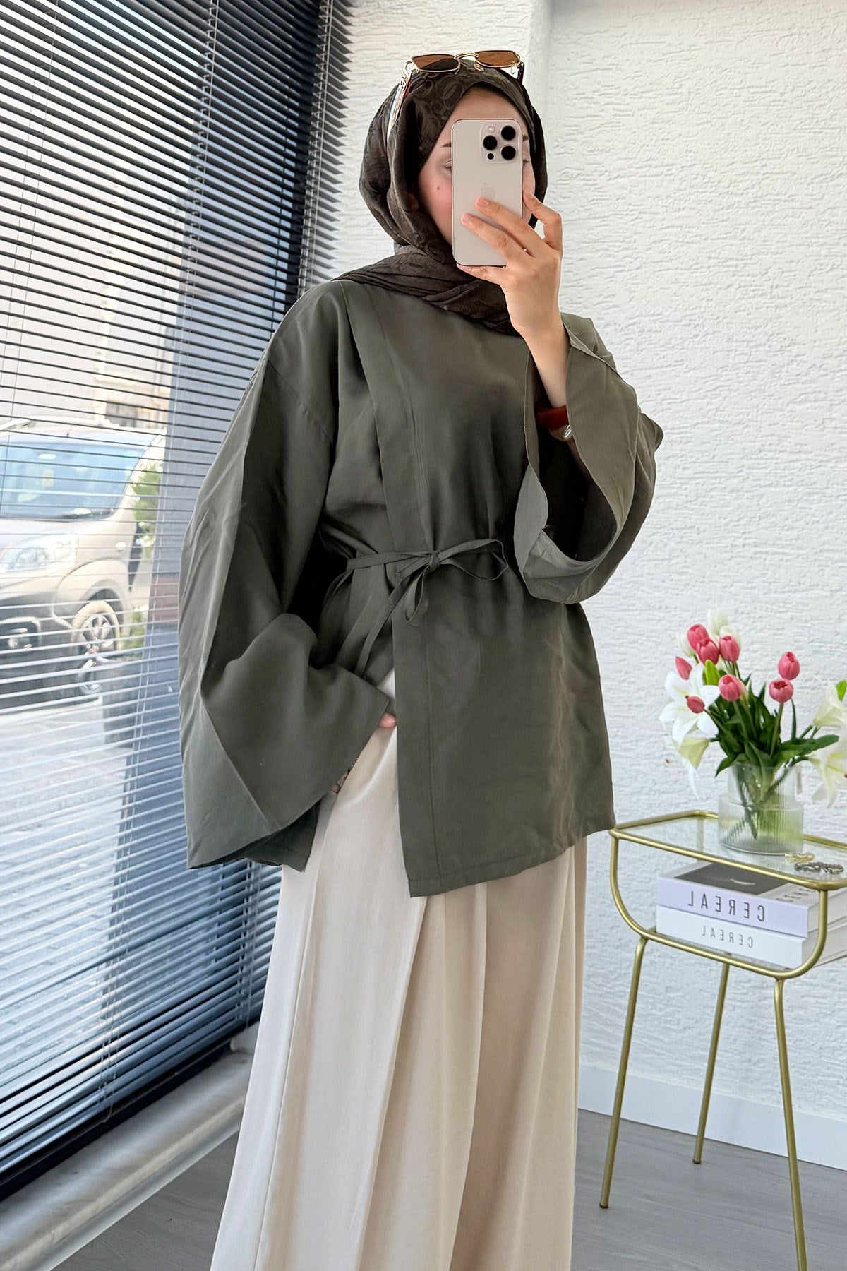 Yandan Yırtmaçlı Volan Kol Modal Bluz – Haki
