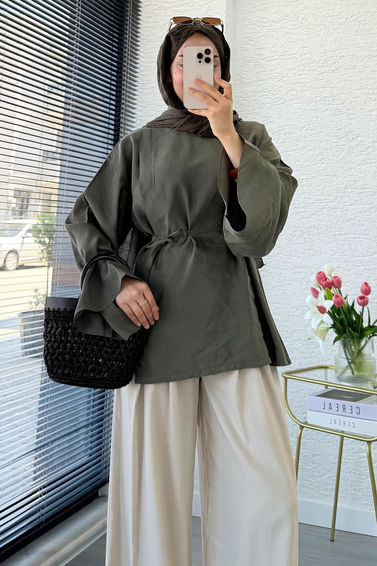 Yandan Yırtmaçlı Volan Kol Modal Bluz – Haki