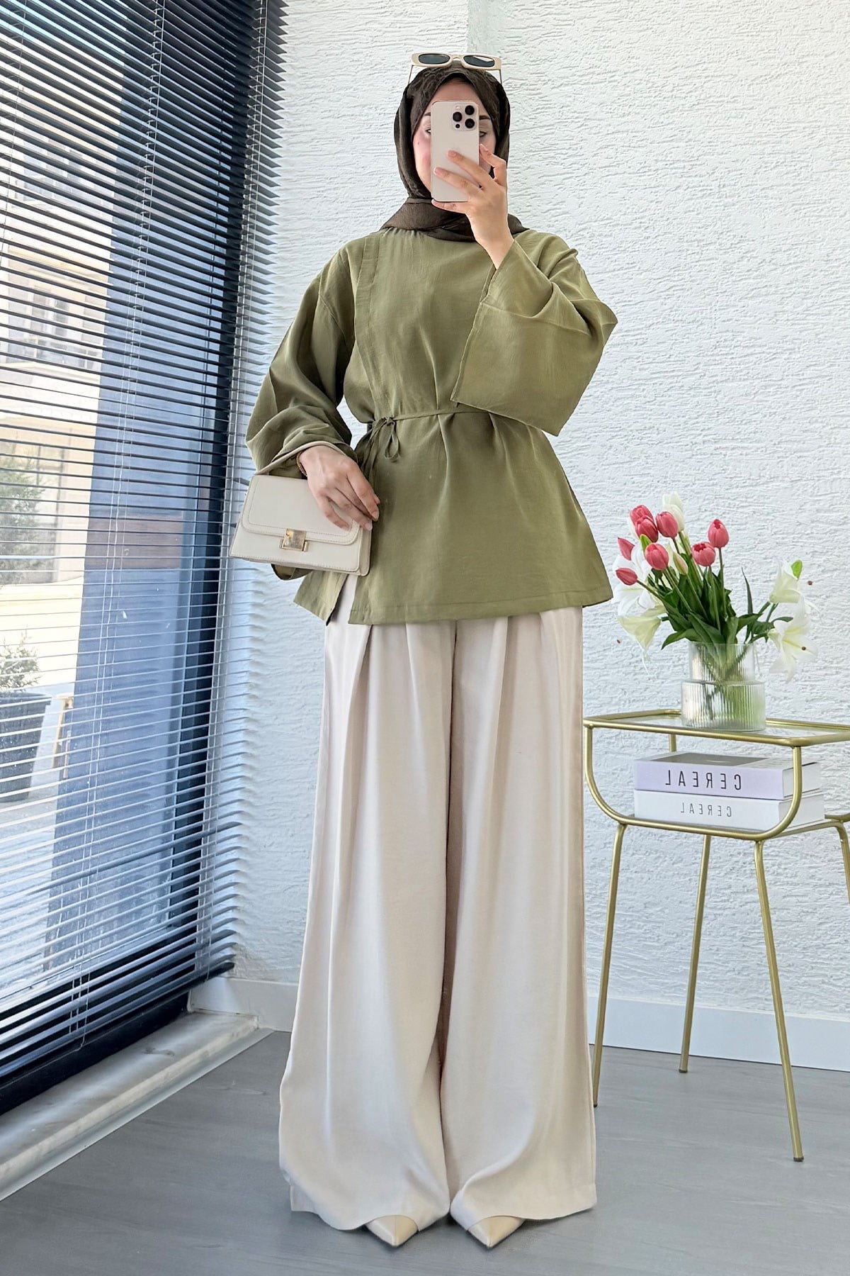 Yandan Yırtmaçlı Volan Kol Modal Bluz – Yeşil