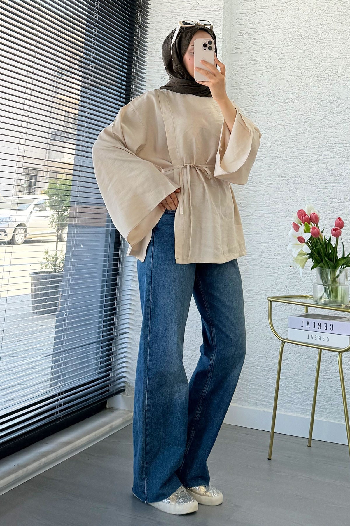 Yandan Yırtmaçlı Volan Kol Modal Bluz – Bej