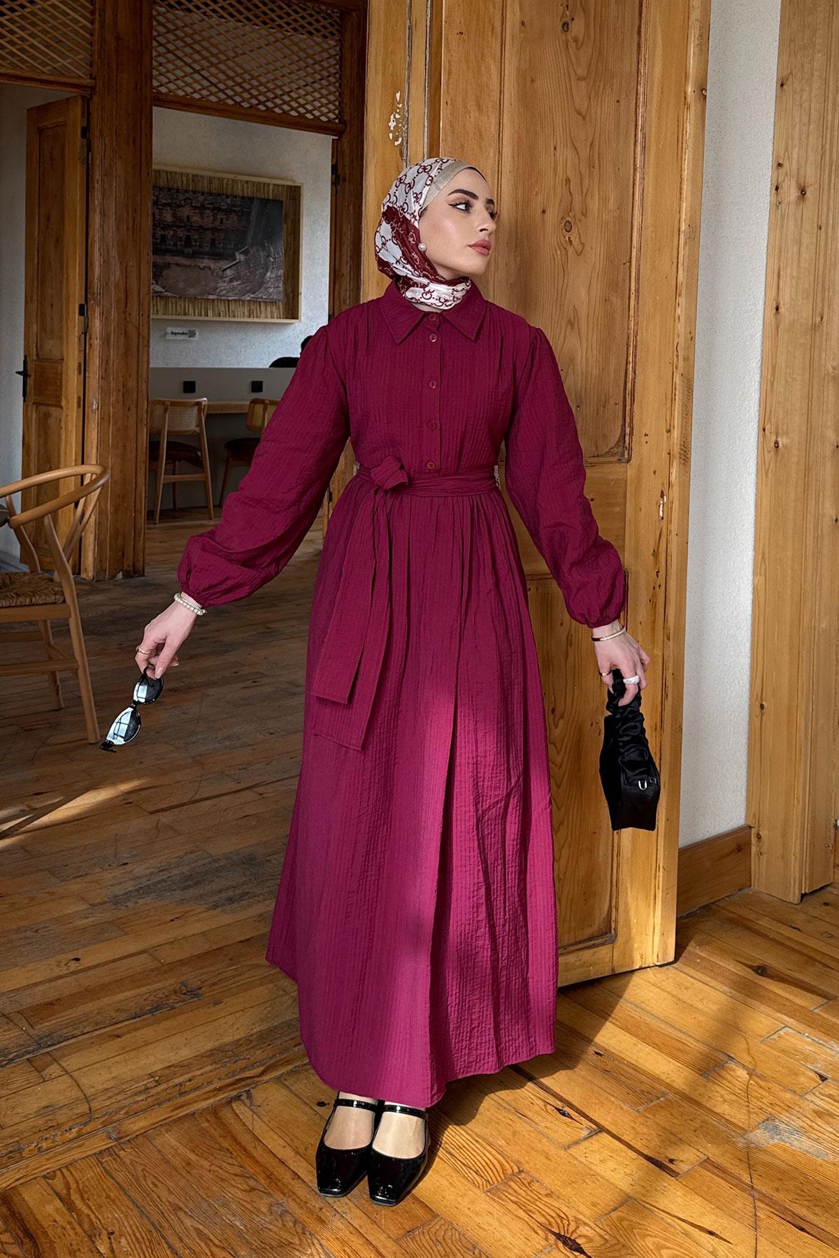 Yarım Düğmeli Beli Lastikli Bordo Elbise