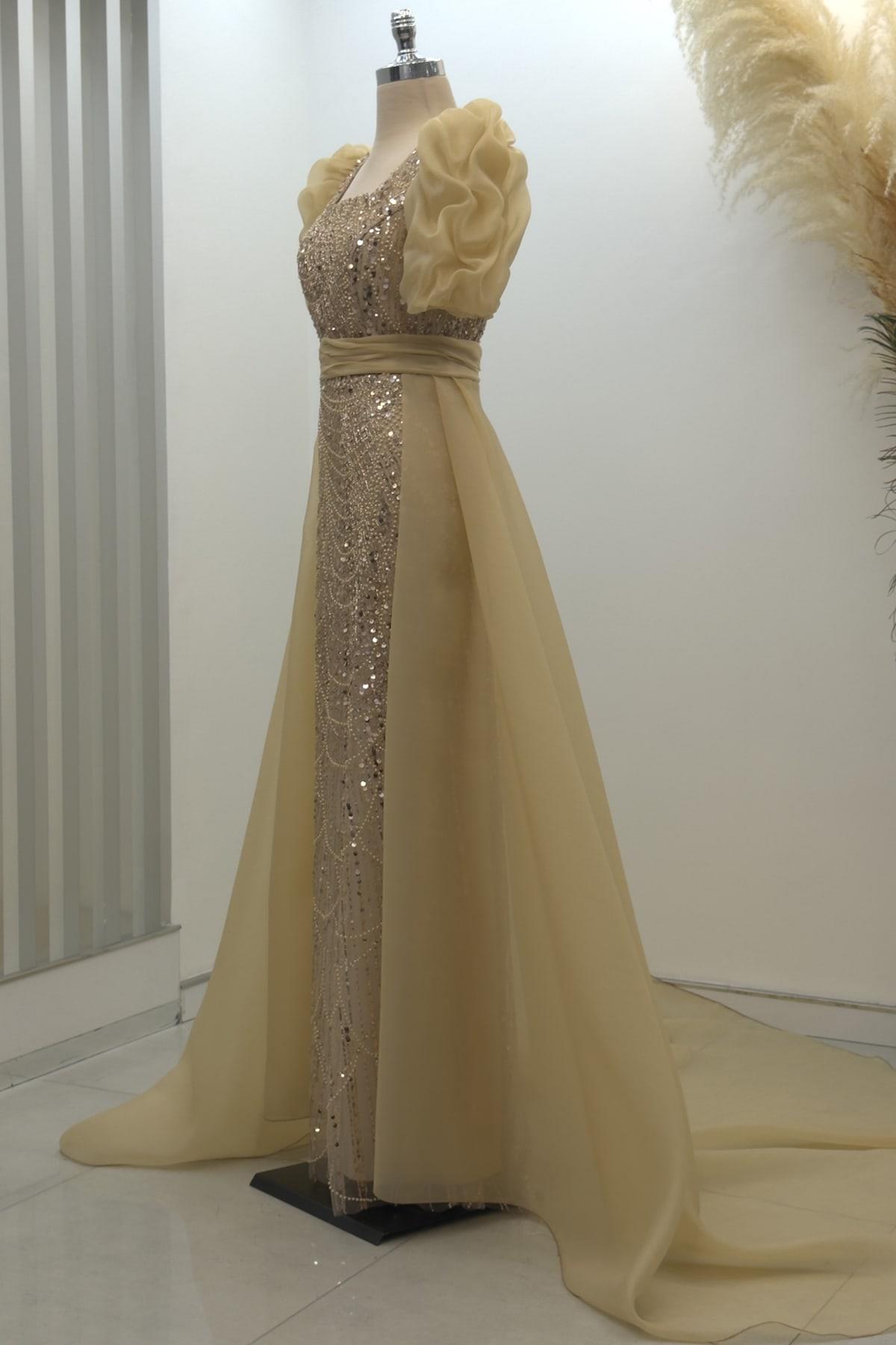 Ester Abiye Gold