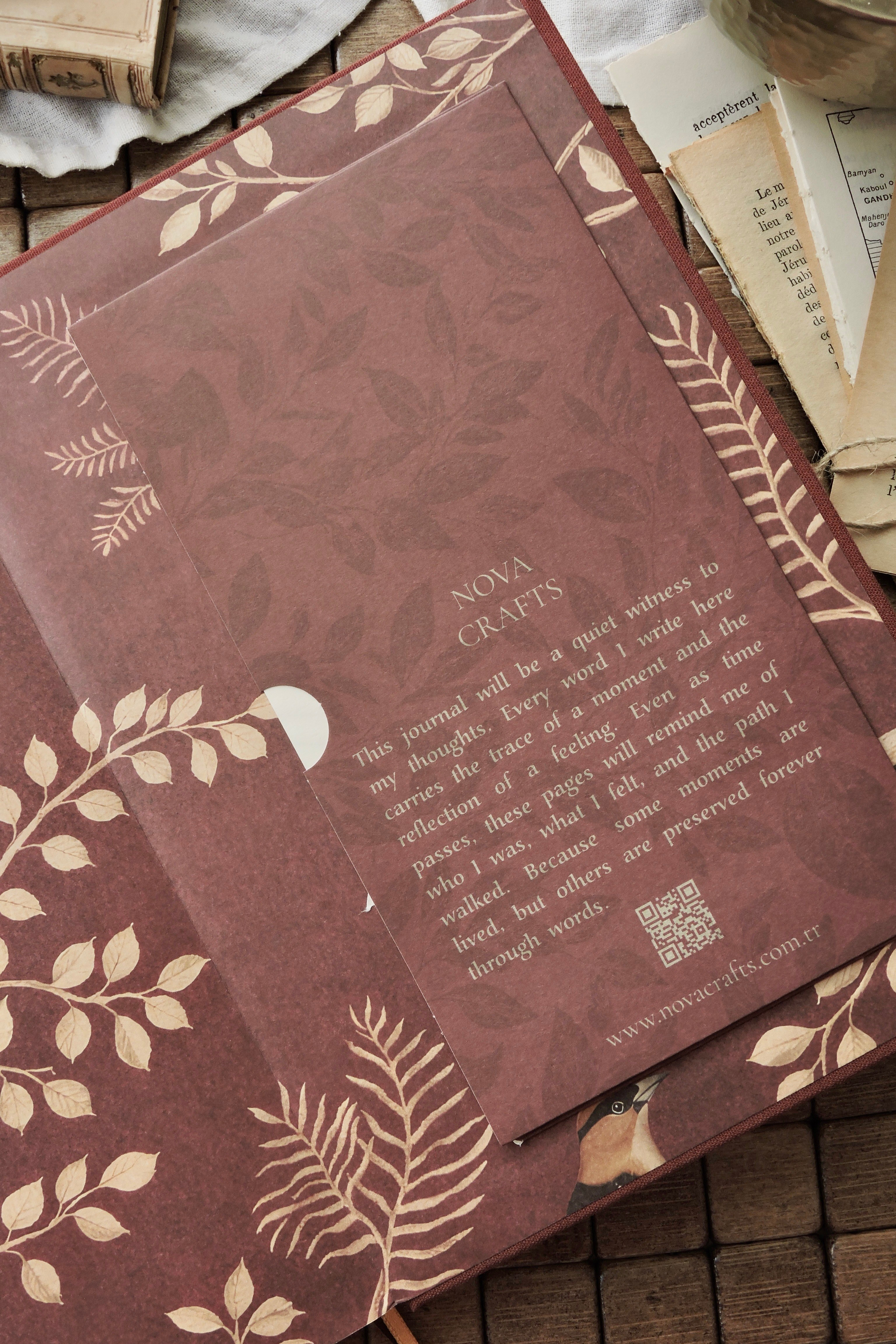 Nova Crafts Keten Journal Yaldız Kenar Çizgili Defter 17x24 cm. 110 gr. Ivory 200 sy. Burgundy