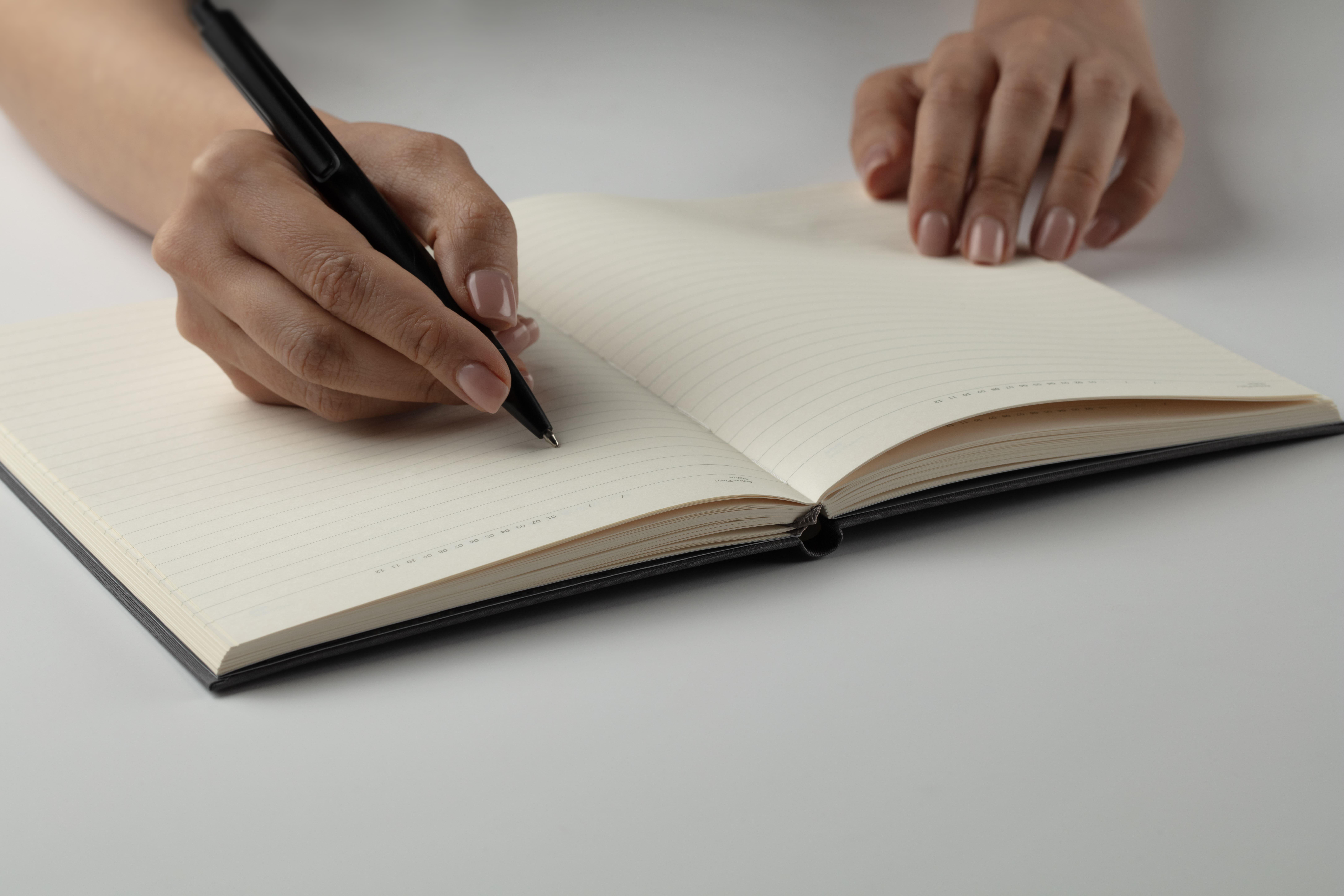 Laton Sisu A6 Keten Kumaş Sert Kapaklı Defter Siyah 