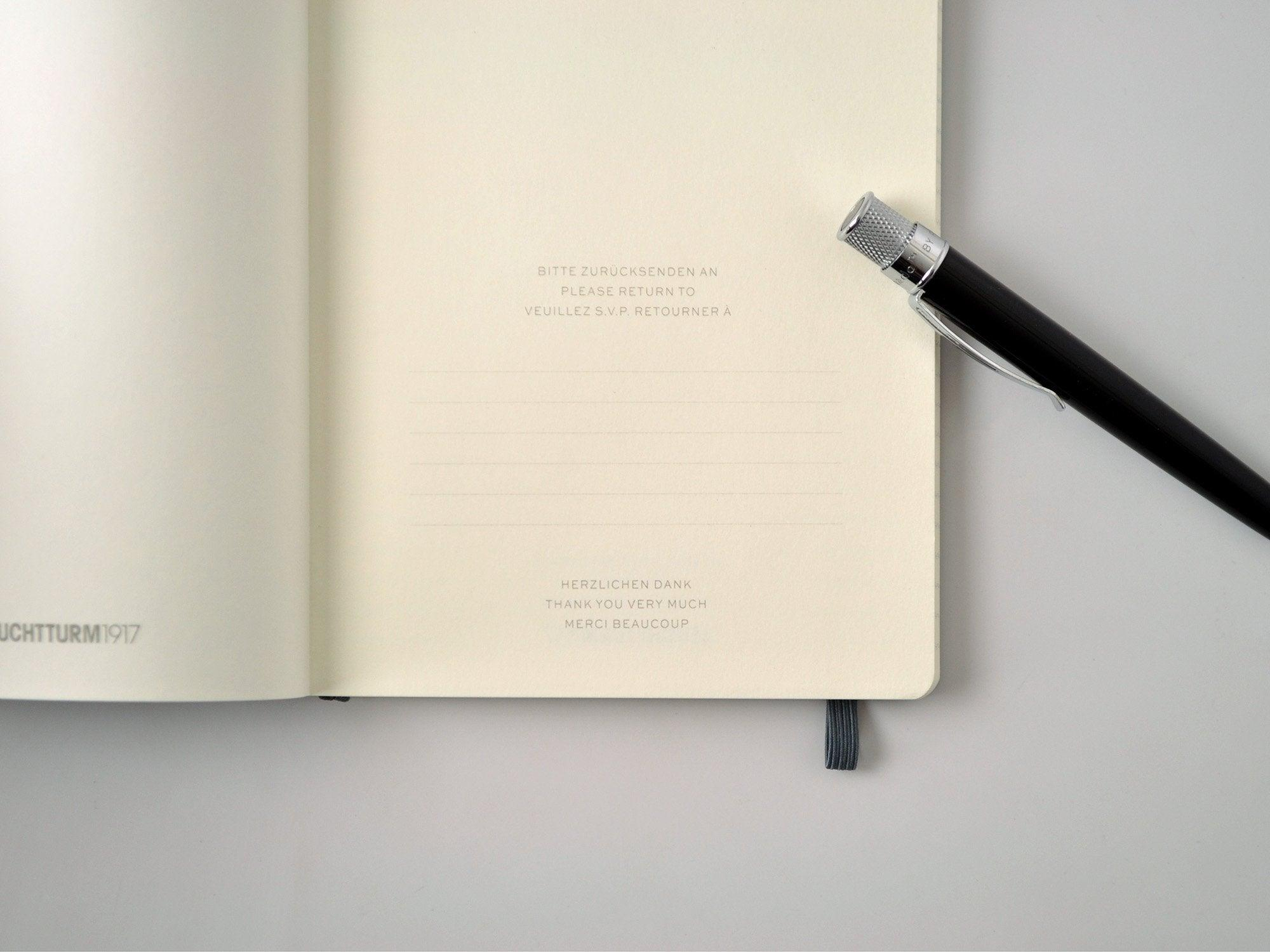 Leuchtturm1917 2025 Haftalık Planlayıcı ve Not Defteri, Tablet Boy (B5), 144 Sayfa, İngilizce, Çizgili, Sky 370643