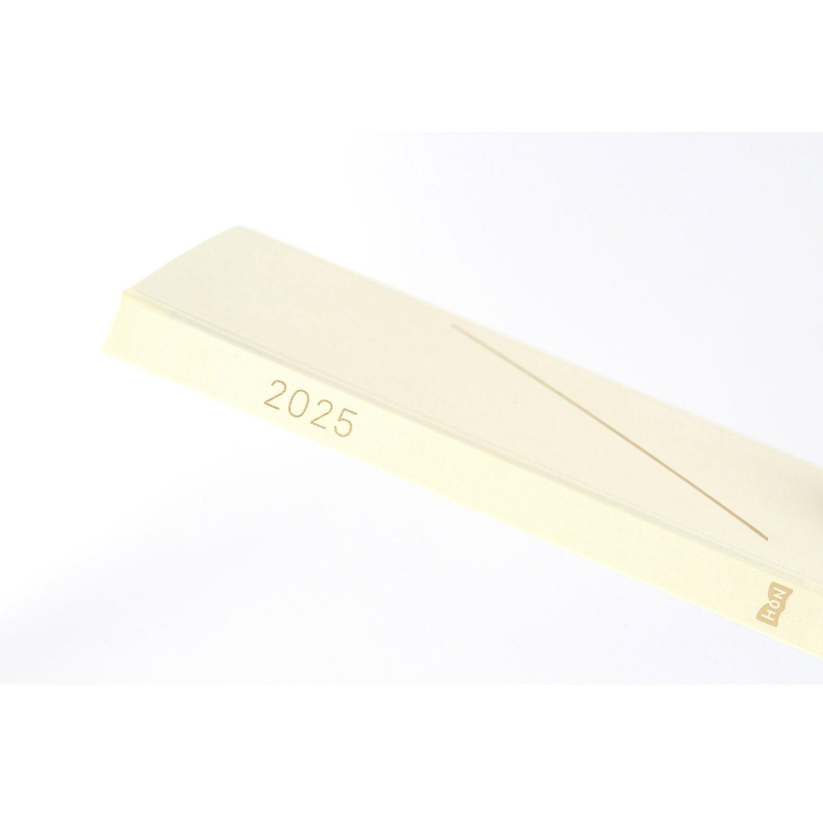 Hobonichi Hon A6 2025 Japanese Version Slash (Ivory) Delivery Ajanda/Planner