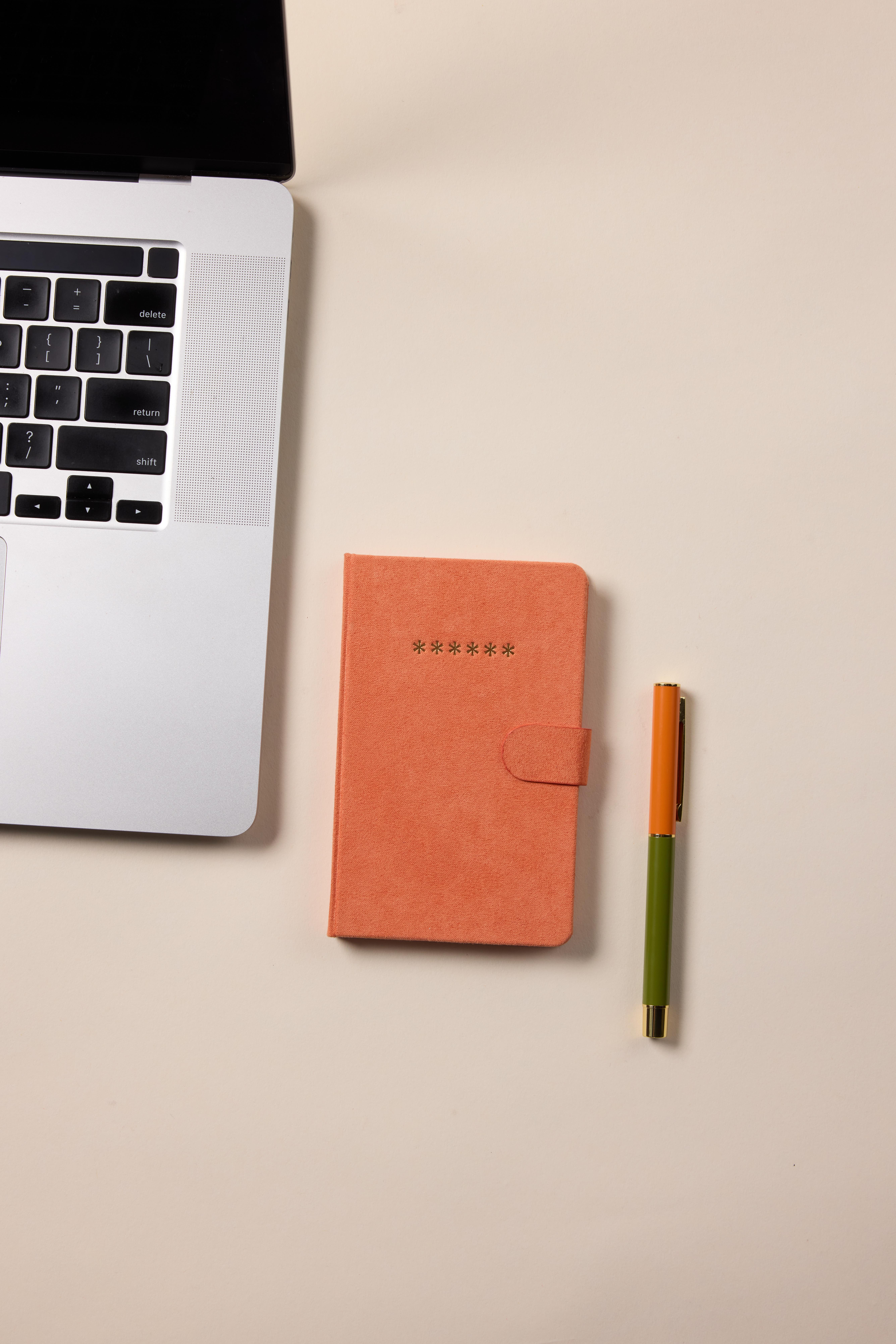 DesignWorks Ink Mini Password Journal - Asterisks Günlük