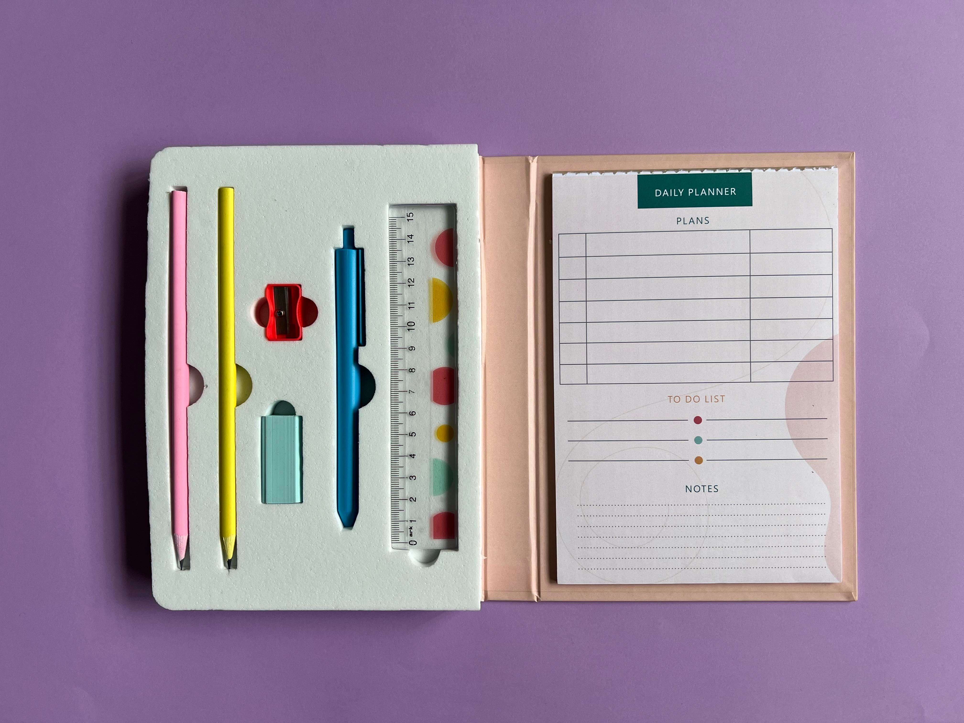 Best Day Ever Stationery Set Kalemli ve Kutulu, Yedek Notepadli Planlayıcı Set Jennifer