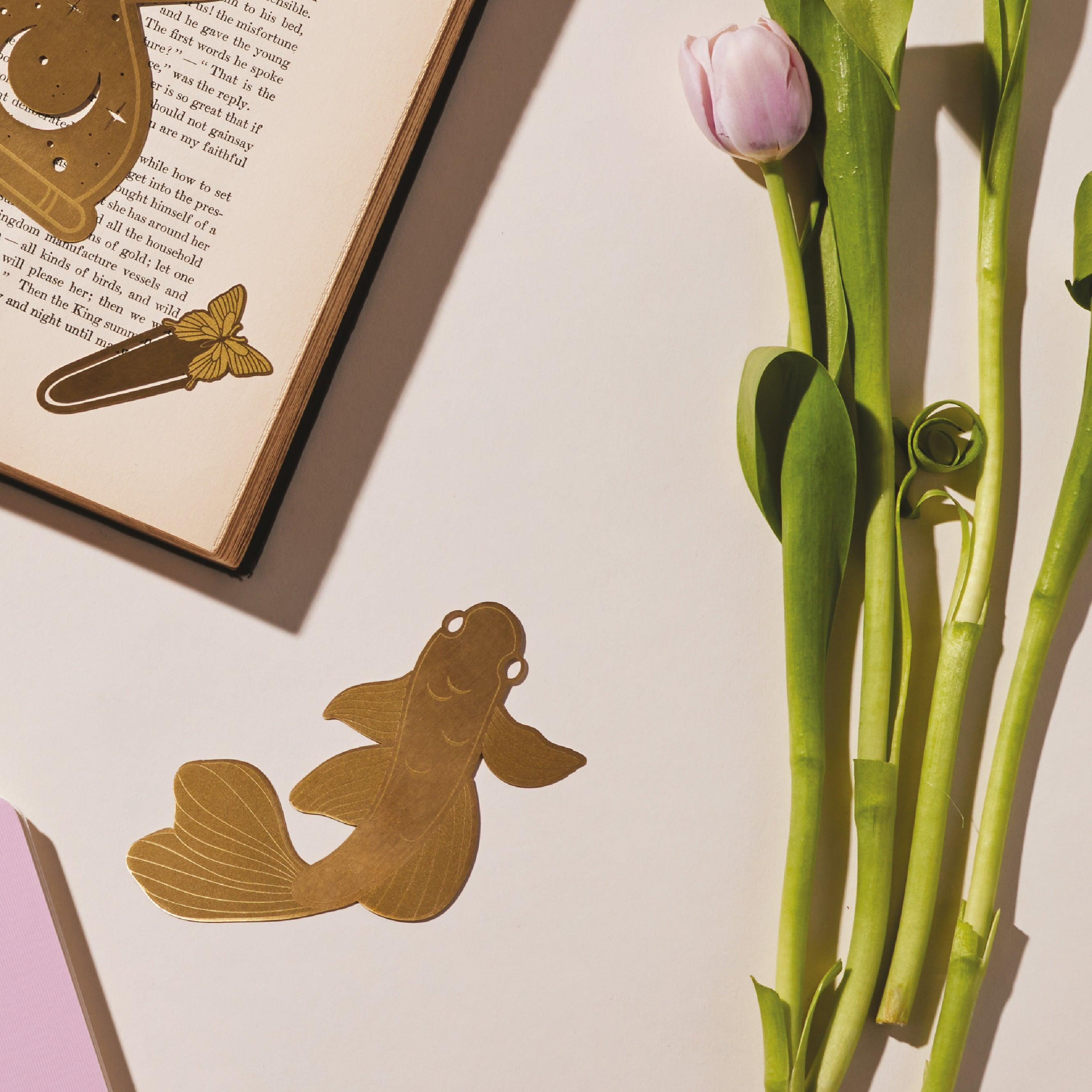 DesignWorks Jumbo Metal Kitap Ayracı Koi Fishes