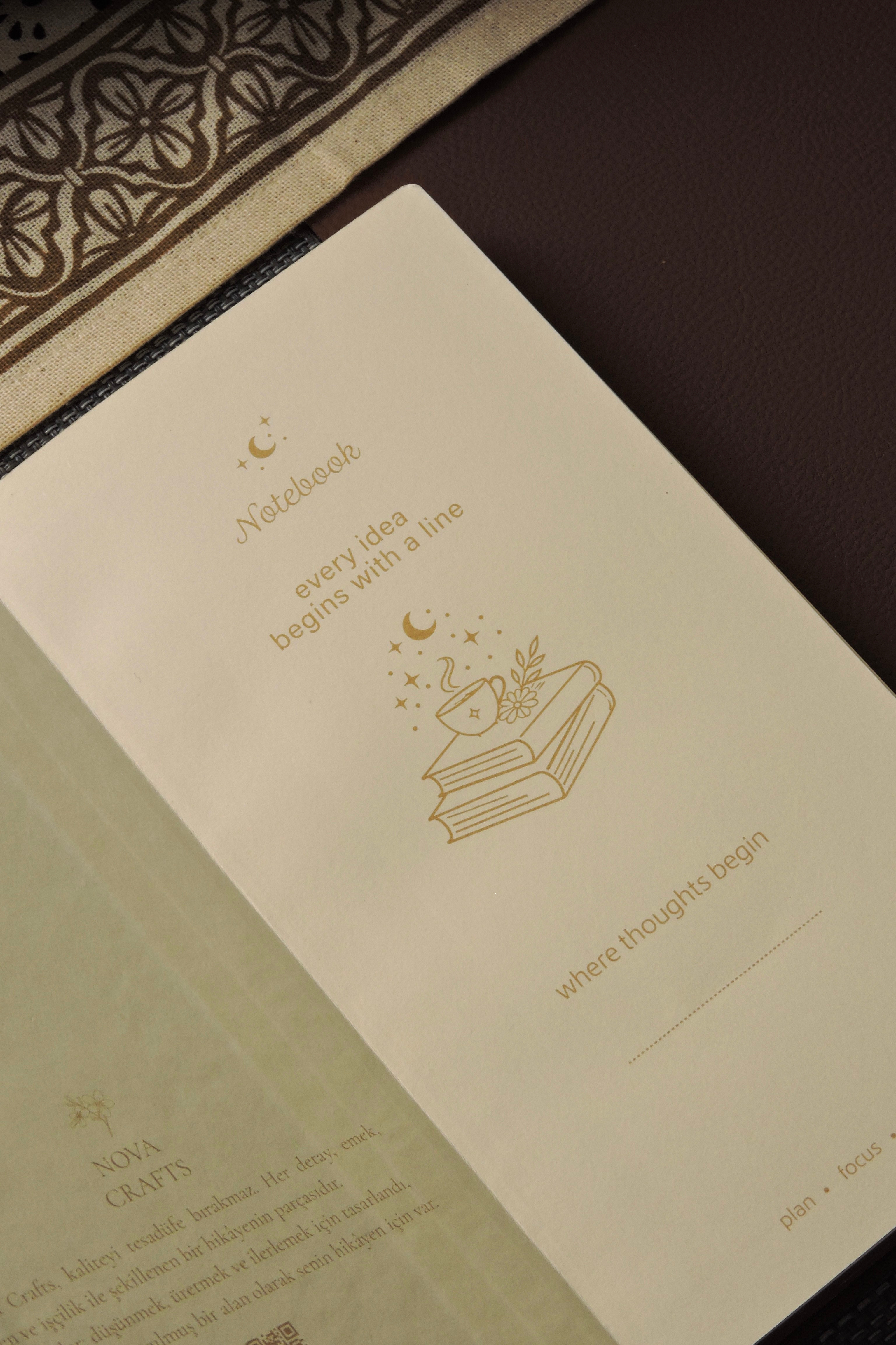 Nova Crafts Keten Yaldız Kapak Planlayıcı 10x20.5 cm. 90 gr. Ivory 224 sy. Yaldız Kenar, Green