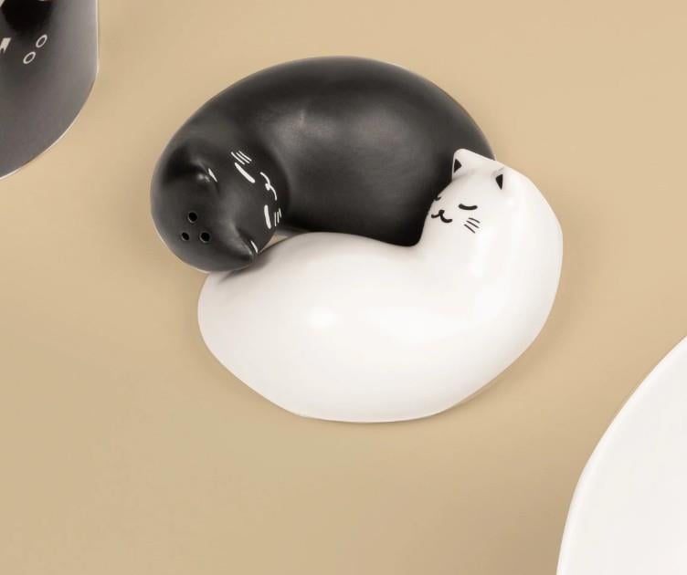 Kikkerland  Purrfect Salt & Pepper Shakers Tuzluk & Biberlik