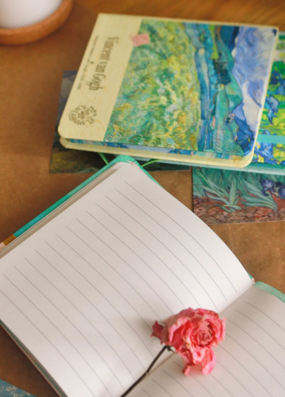 Nova Crafts Van Gogh İris Çiçekleri Yaldızlı Kare Lastikli Tarihsiz Ajanda