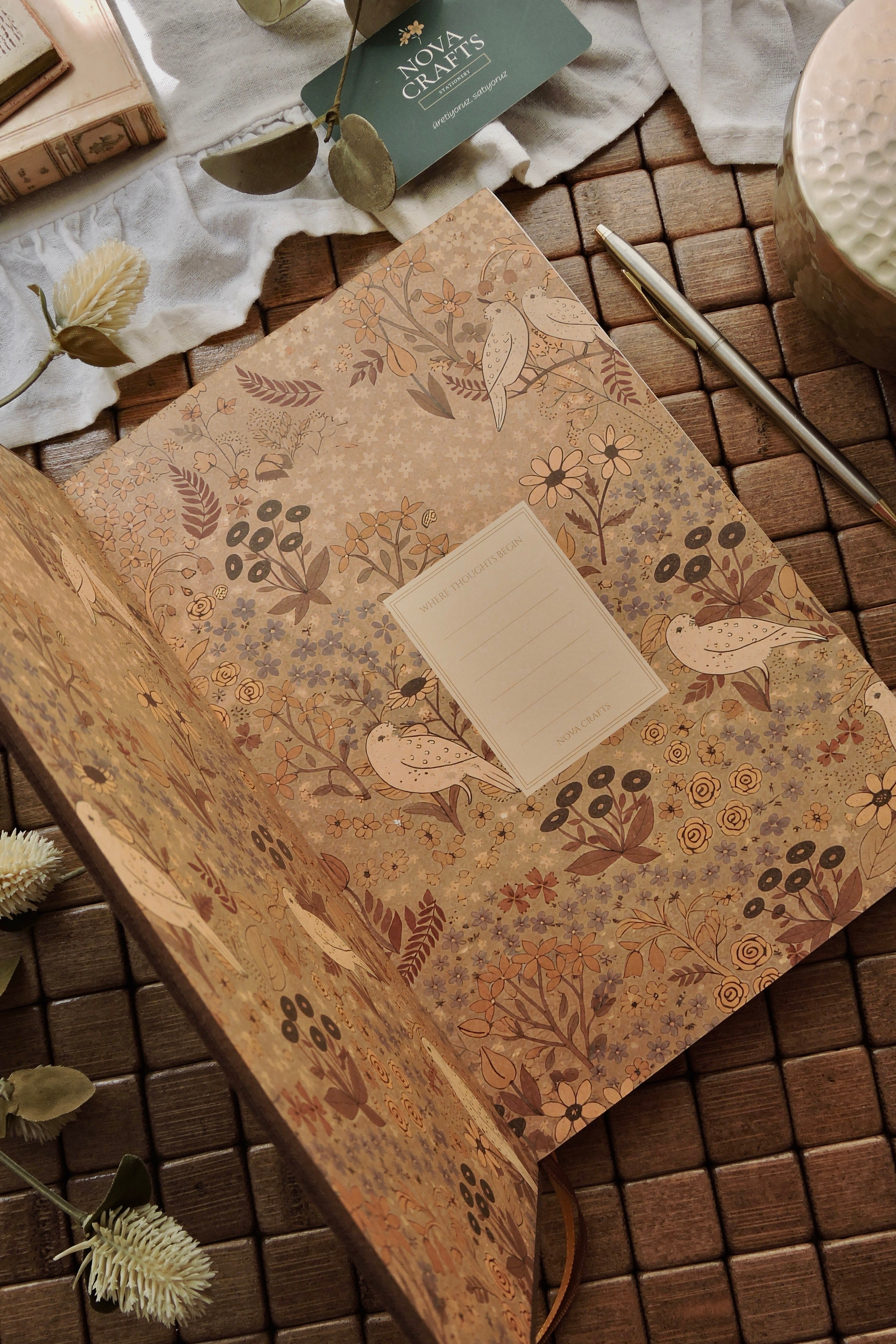 Nova Crafts Keten Journal Yaldız Kenar Çizgili Defter 17x24 cm. 110 gr. Ivory 200 sy. Brown