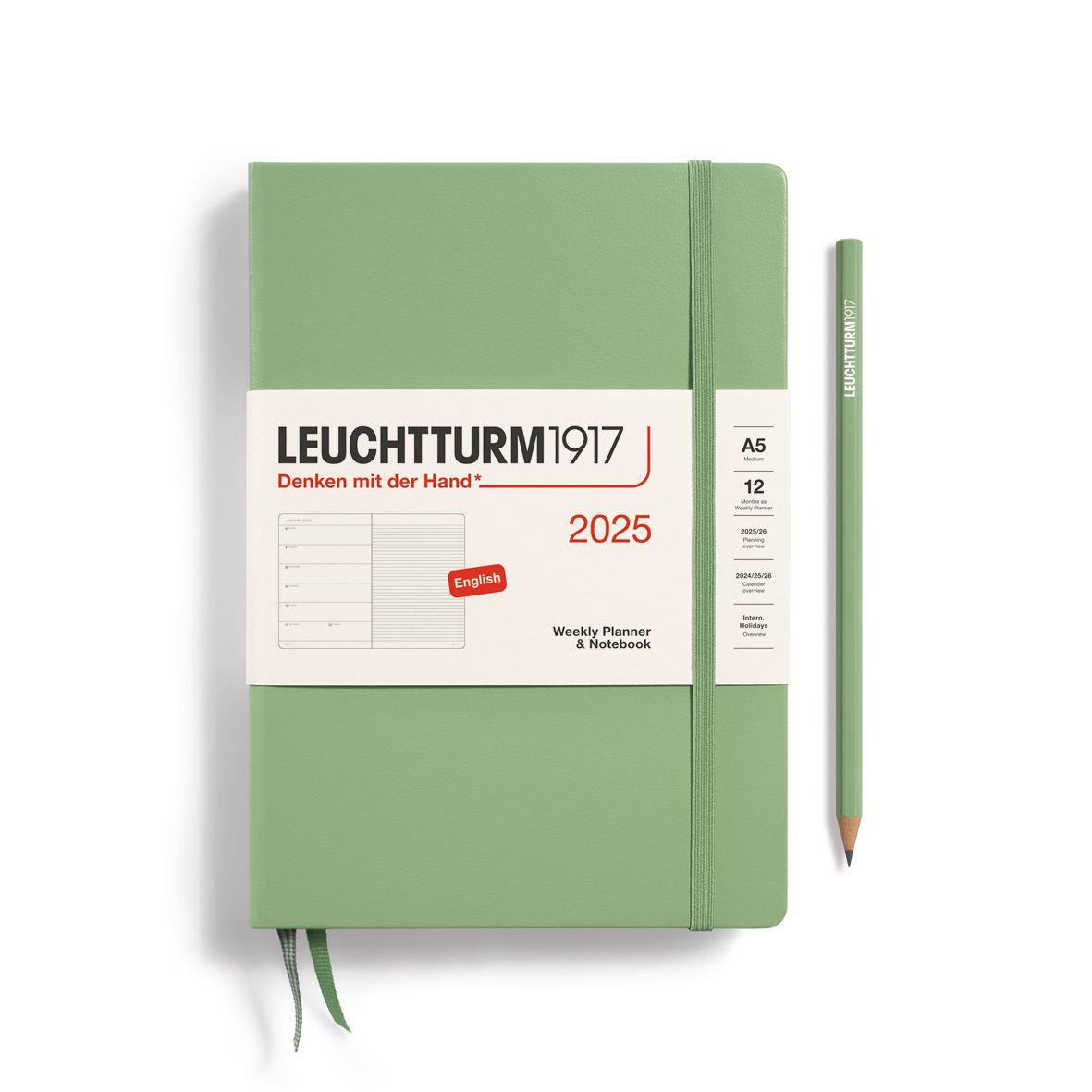 Leuchtturm1917 2025 Haftalık Planlayıcı ve Not Defteri, Orta Boy (A5), 144 Sayfa, İngilizce, Çizgili, Sage 370739