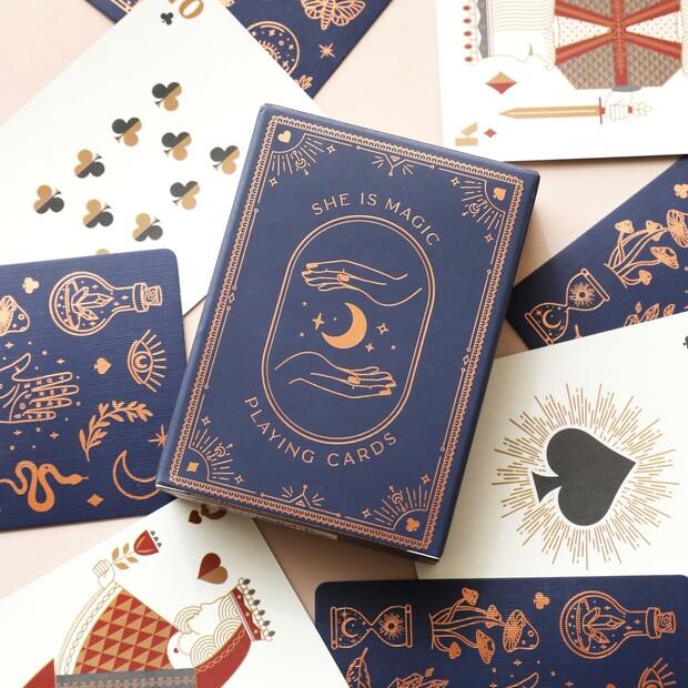 DesignWorks Özel Tasarım İskambil Kağıdı She is Magic