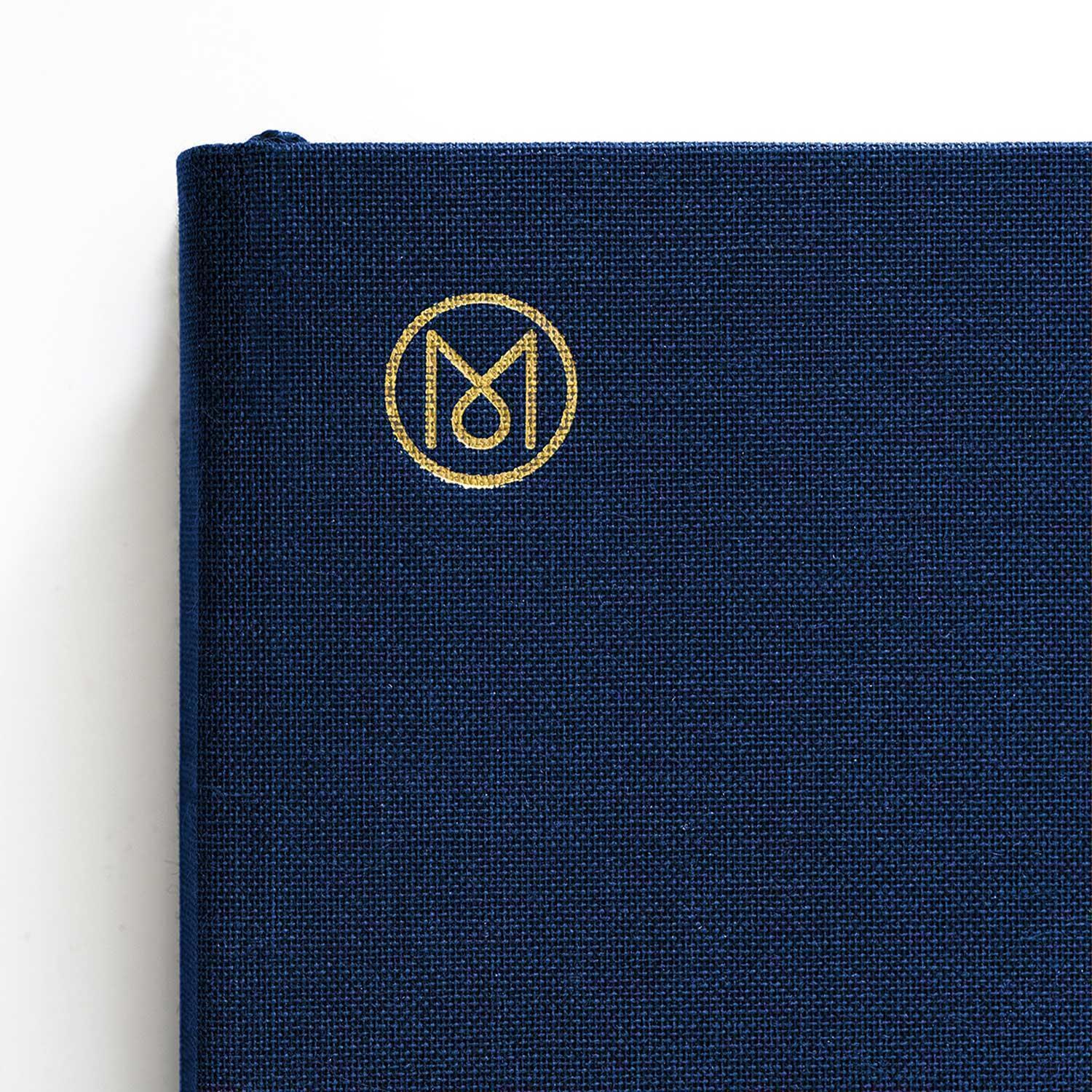 Leuchtturm1917 x Monocle Limited Edition Defter B6,  Yumuşak Kapak, 128 Noktalı Sayfa Light Grey 363360