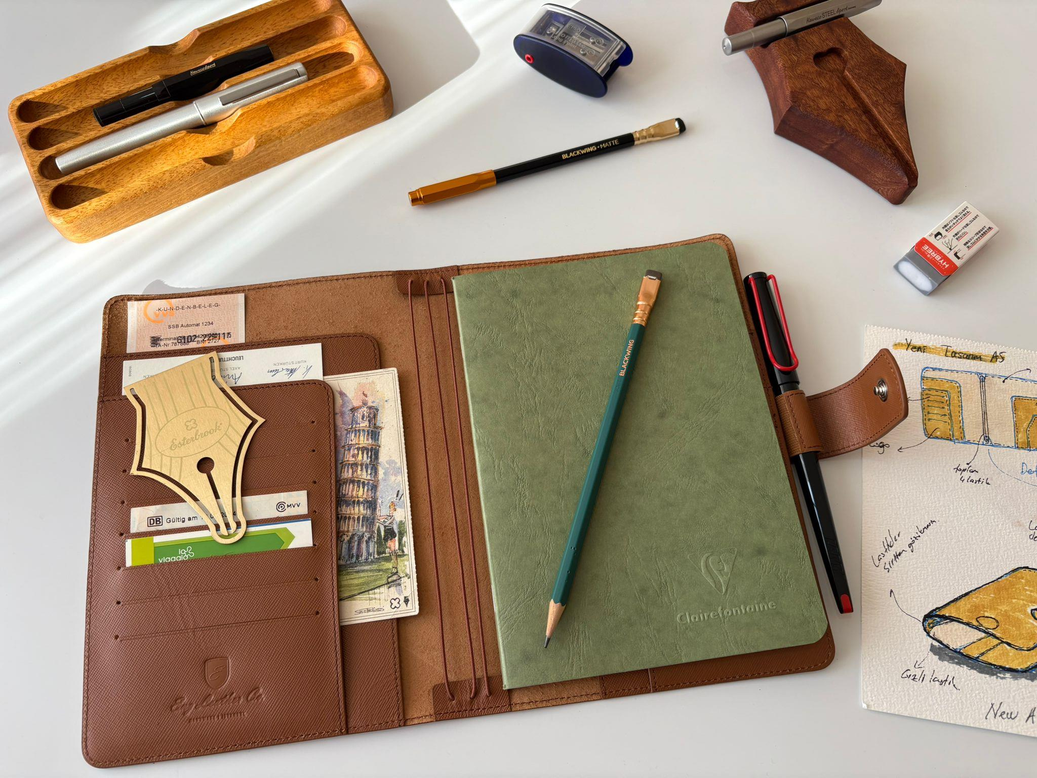 Eng Leather Saffiano Deri Koleksiyonu  A5 Defter & Kalem Çantası Terracota