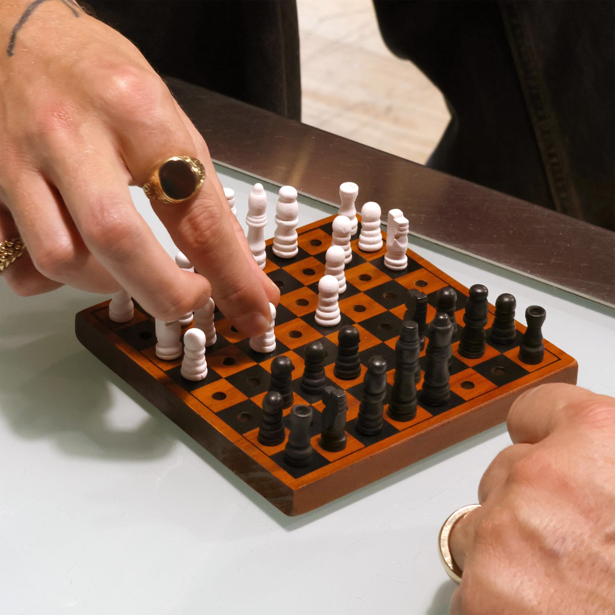 Suck Uk Iron & Glory Collection-CheckMate Ahşap Satranç & Dama Seti 