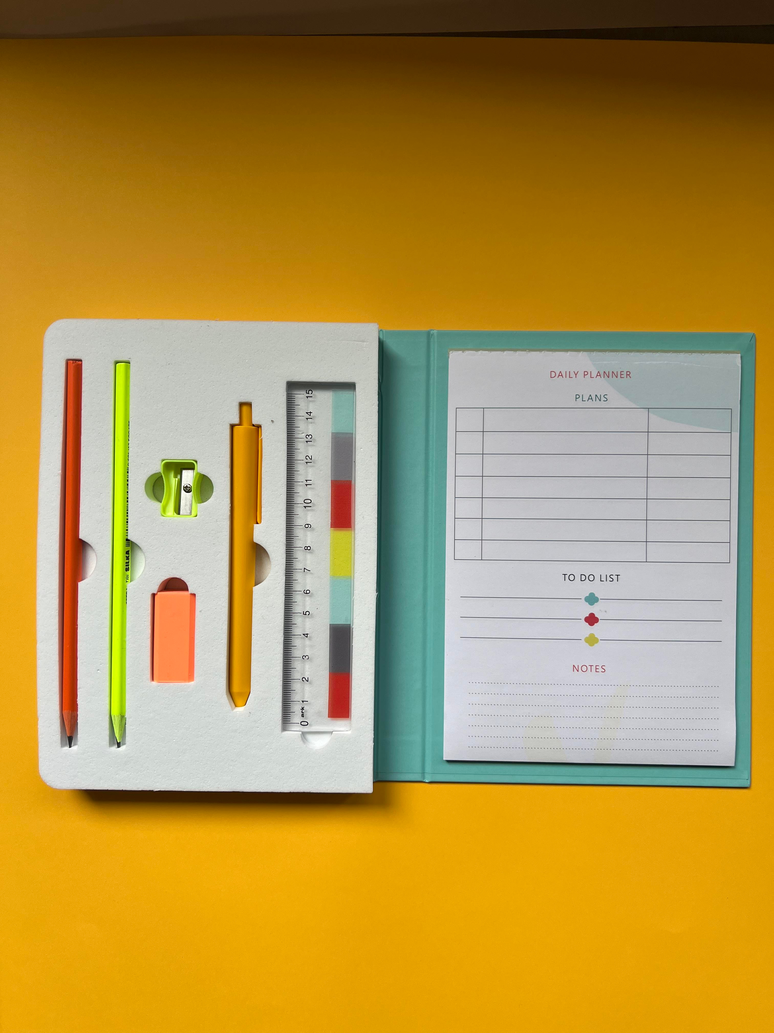 Best Day Ever Stationery Set Kalemli ve Kutulu, Yedek Notepadli Planlayıcı Set Emma